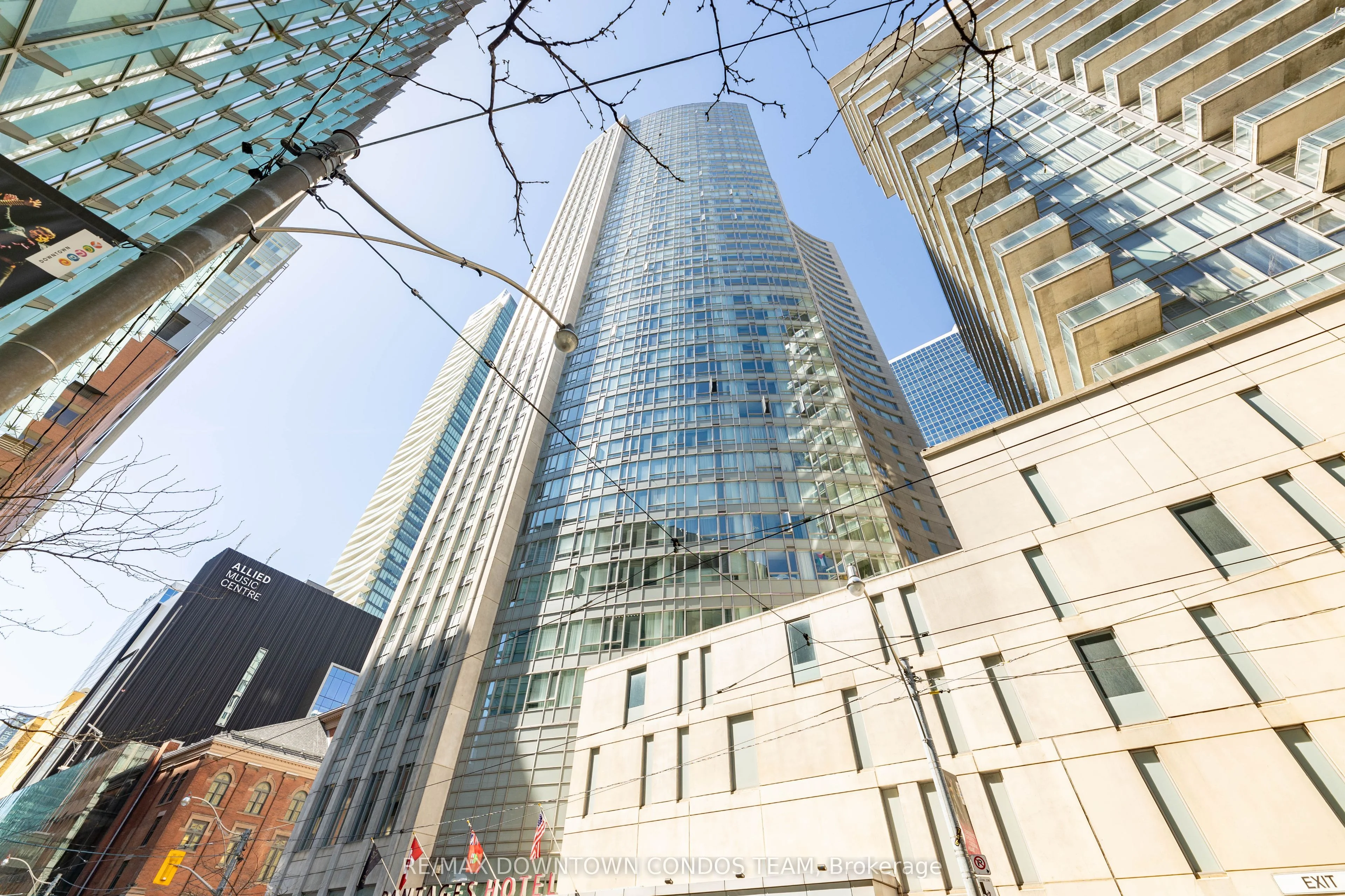 210 Victoria Street 4110, Toronto C08, On M5b 2r3