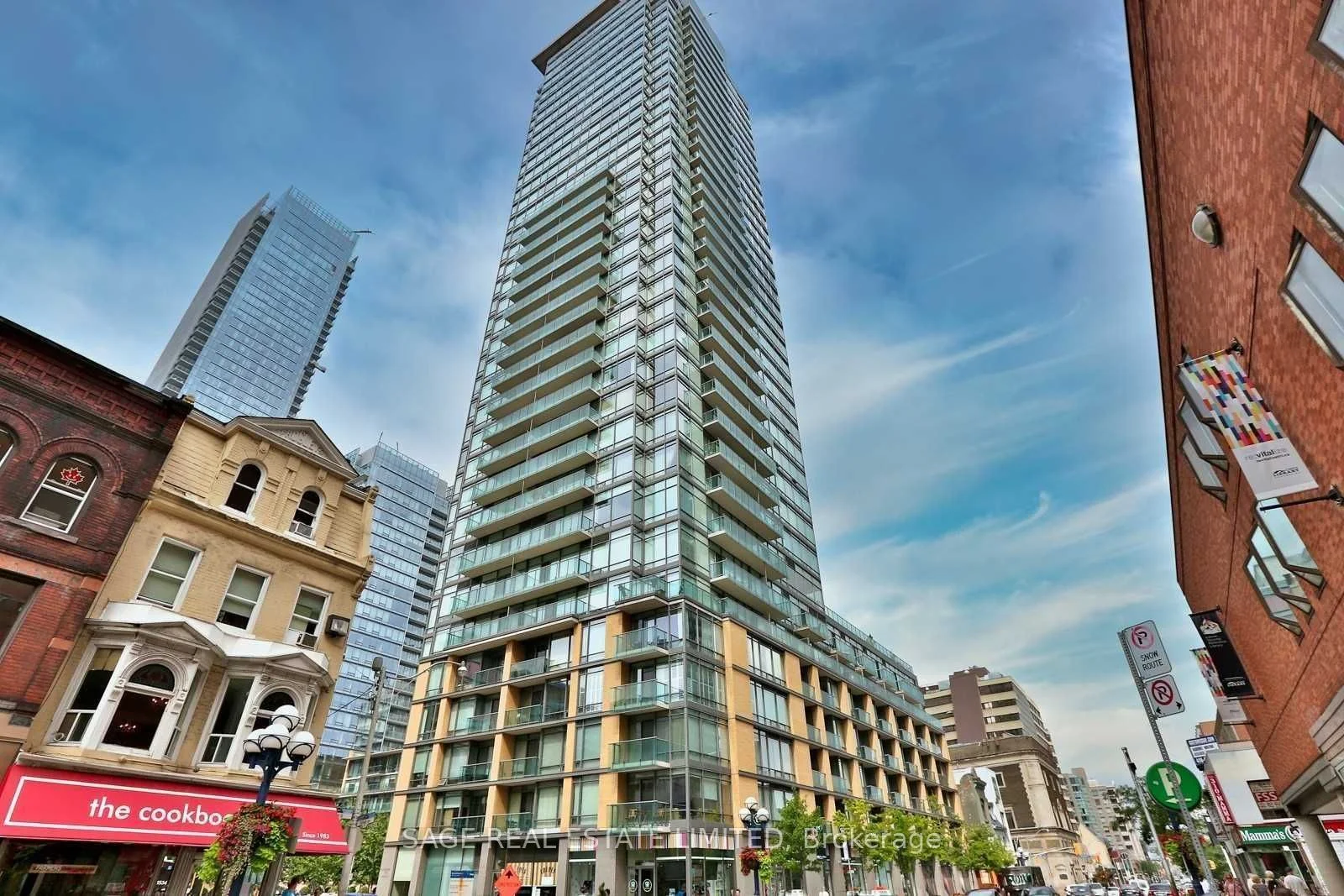 18 Yorkville Avenue 1204, Toronto C02, On M4w 3y8