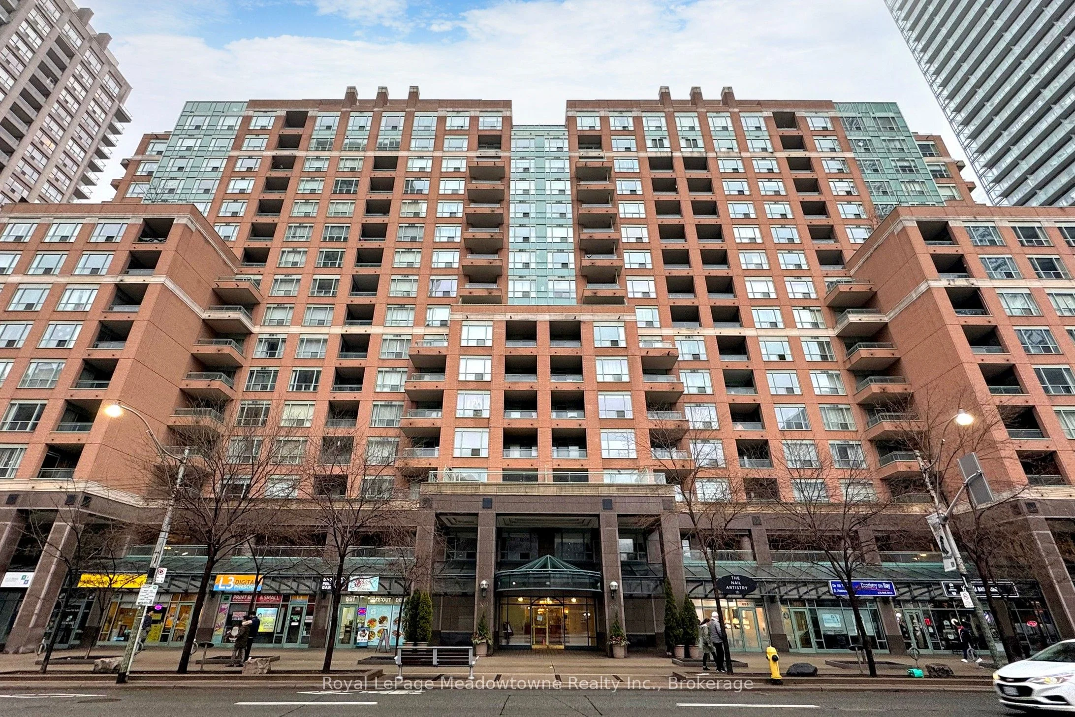 887 Bay Street 912, Toronto C01, On M5s 3k4