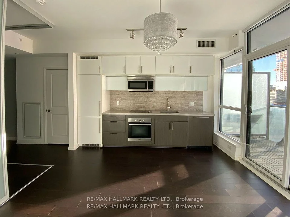 8 Mercer Street 1204, Toronto C01, ON M5V 0C4