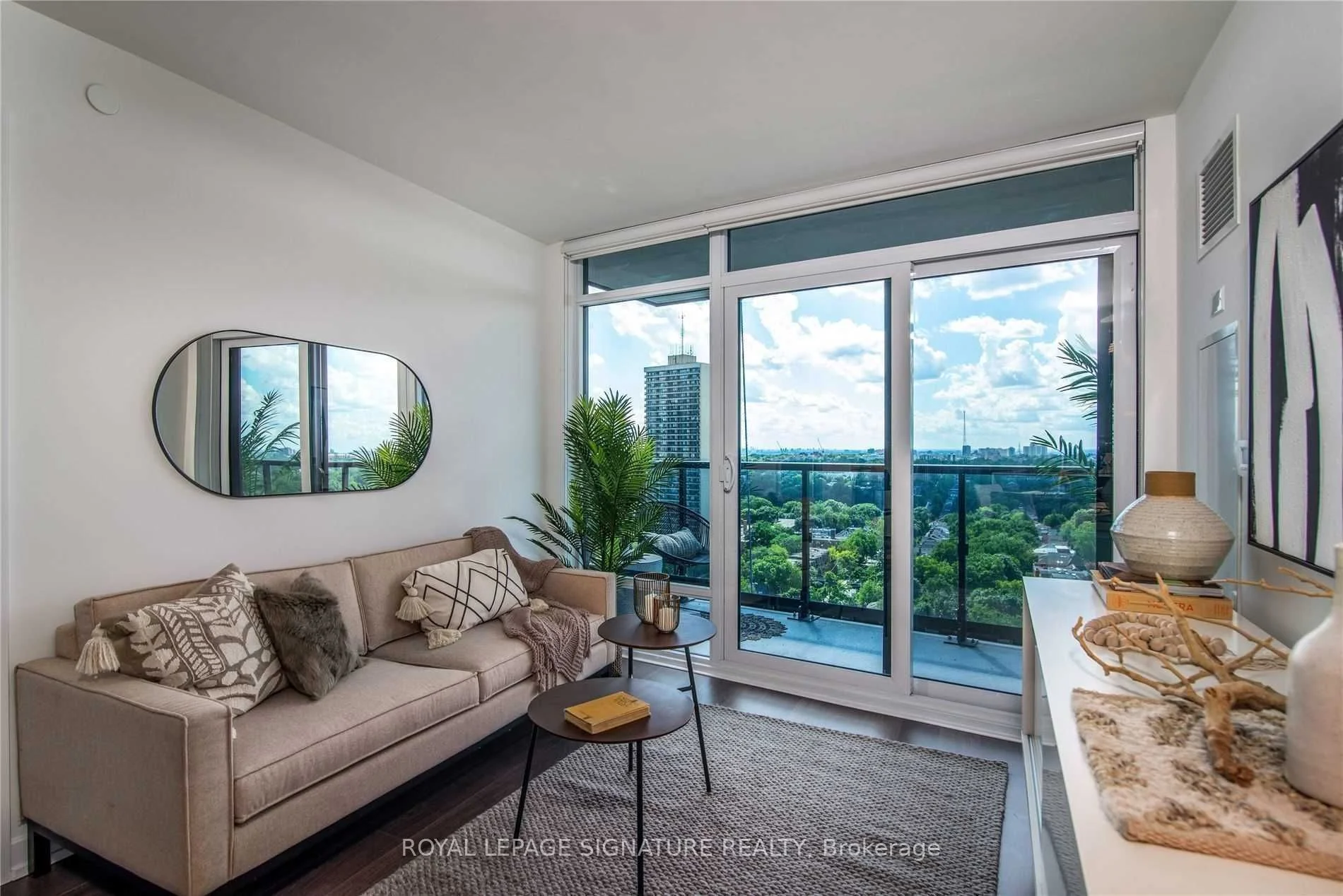 Condo Apartment in Toronto