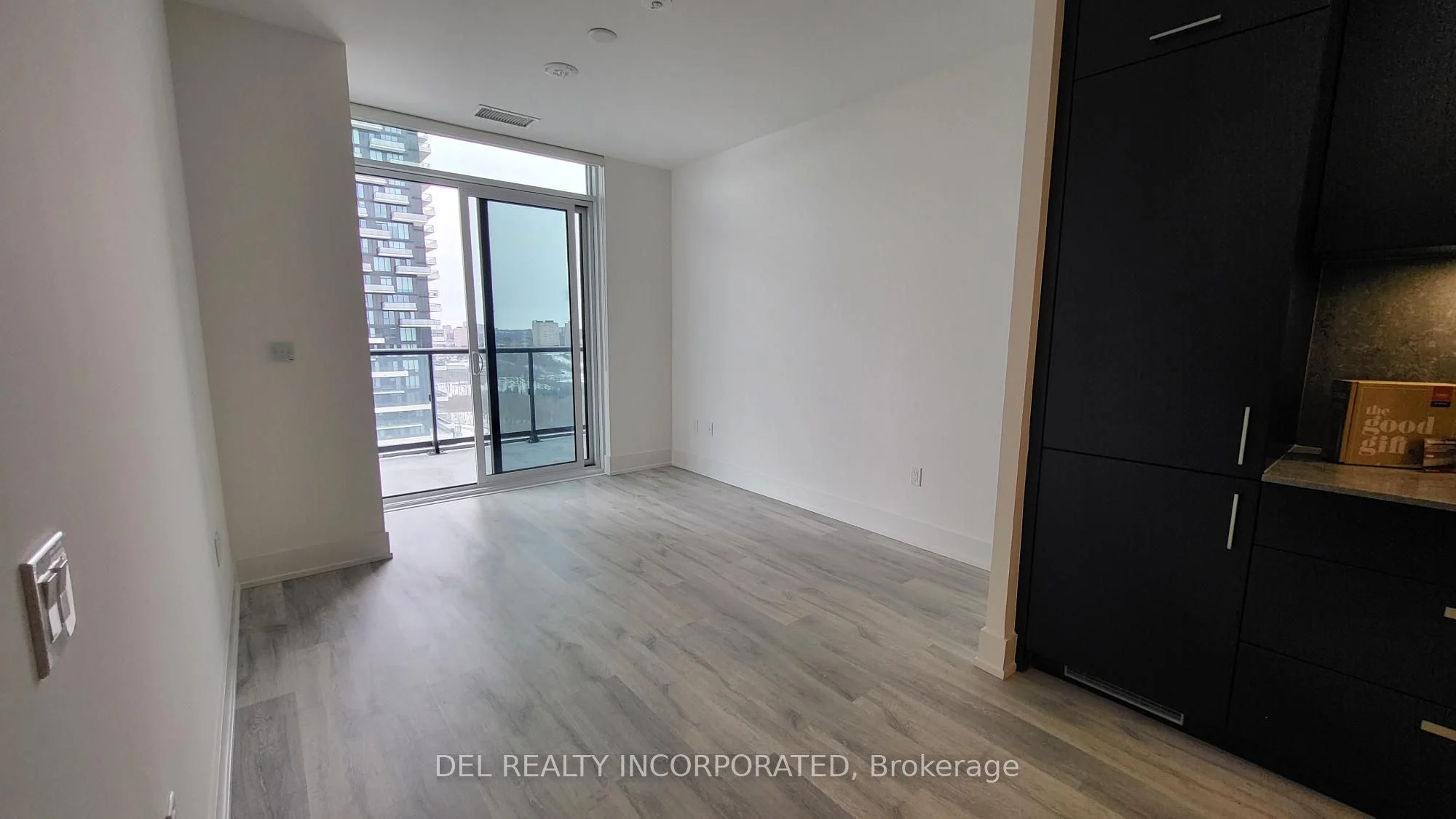 10 Inn on the Park Drive 1907, Toronto C13, ON M3C 0P9