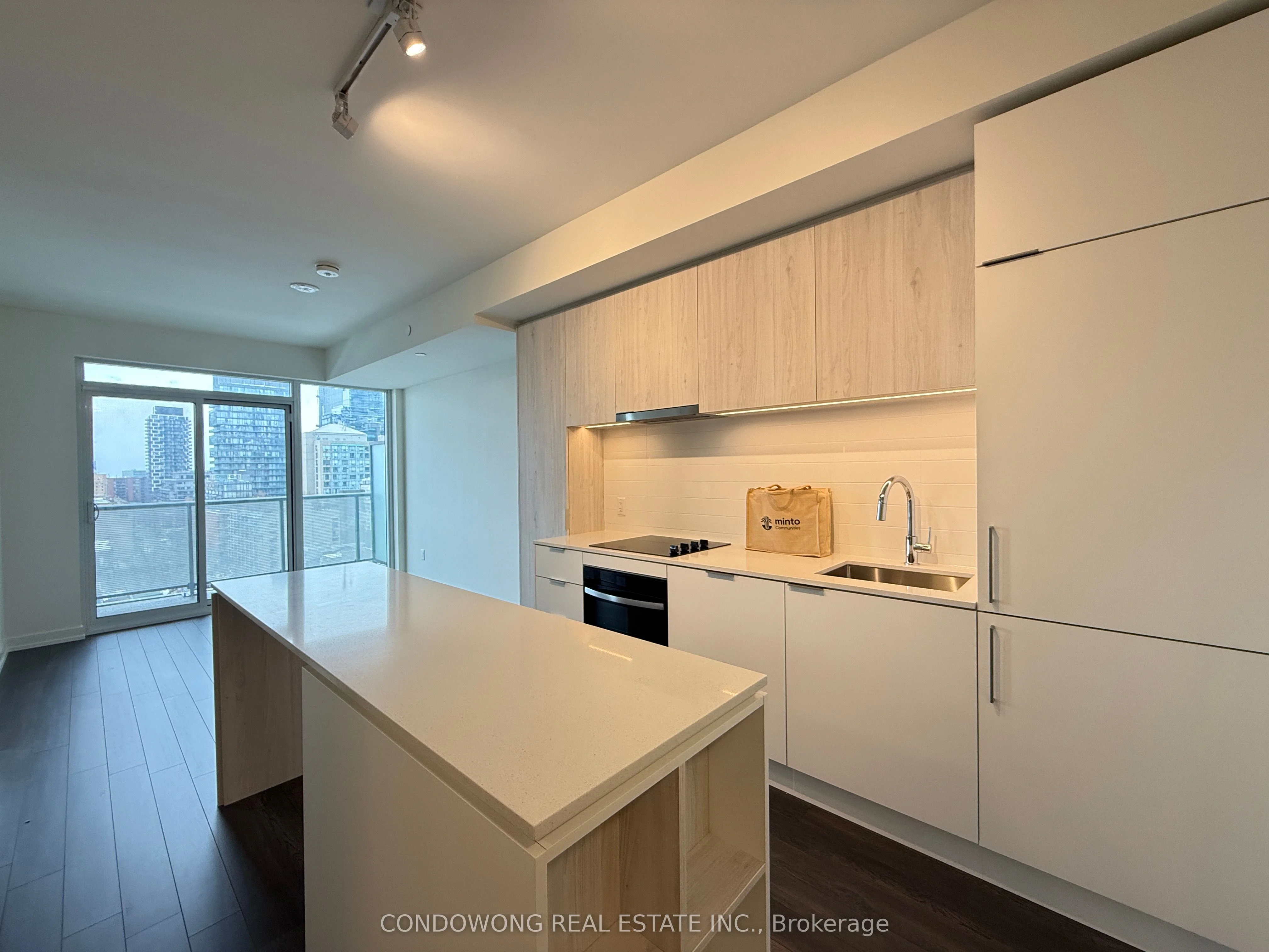 89 Church Street 1108, Toronto C08, On M5c 2g3