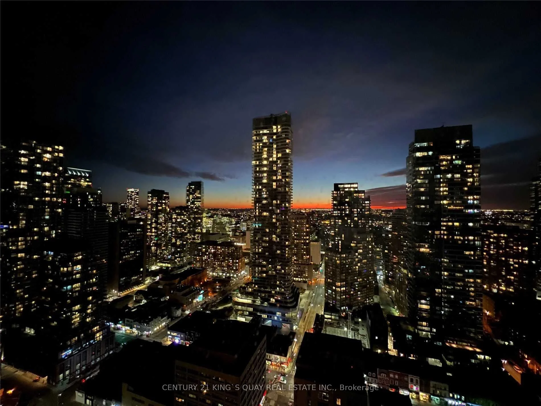 28 Wellesley Street E 3701, Toronto C08, On M4y 1g3