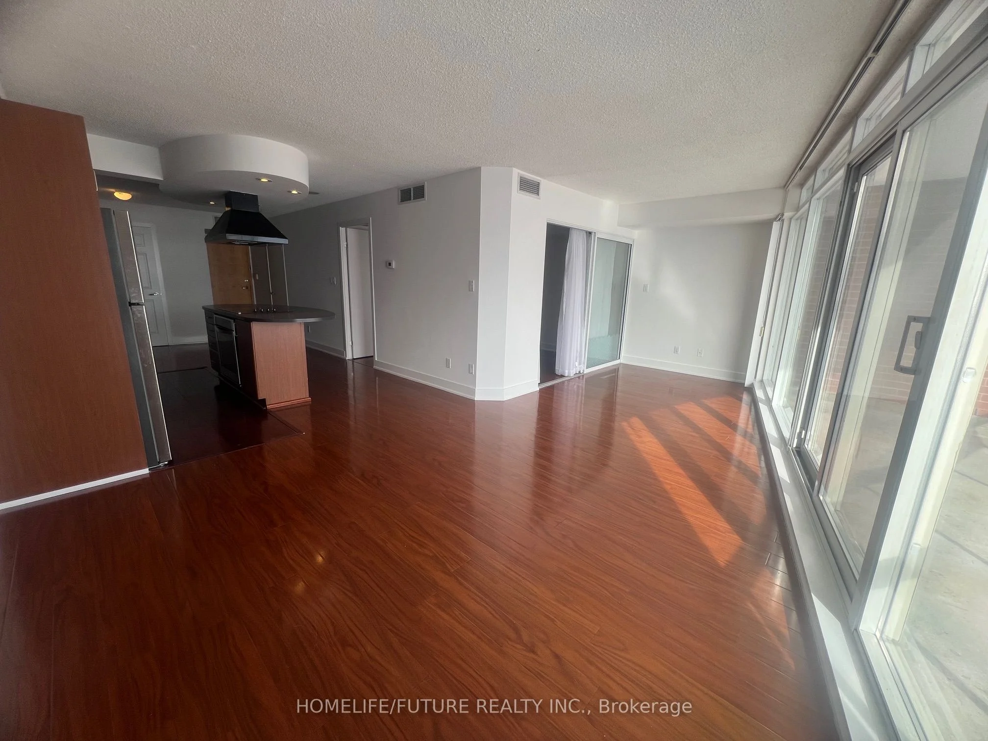 550 Queens Quay W 1022, Toronto C01, ON M5V 3M8