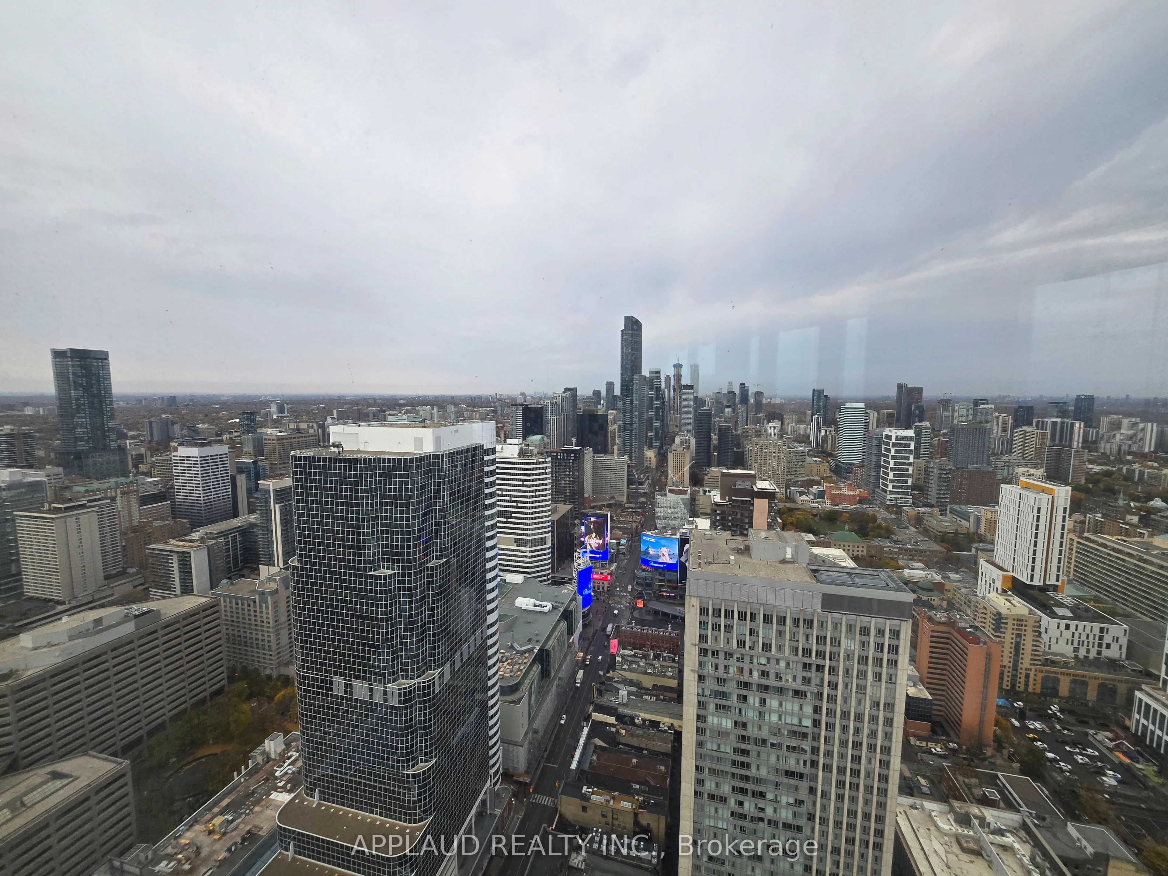 197 Yonge Street 5002, Toronto C08, On M5b 1m4