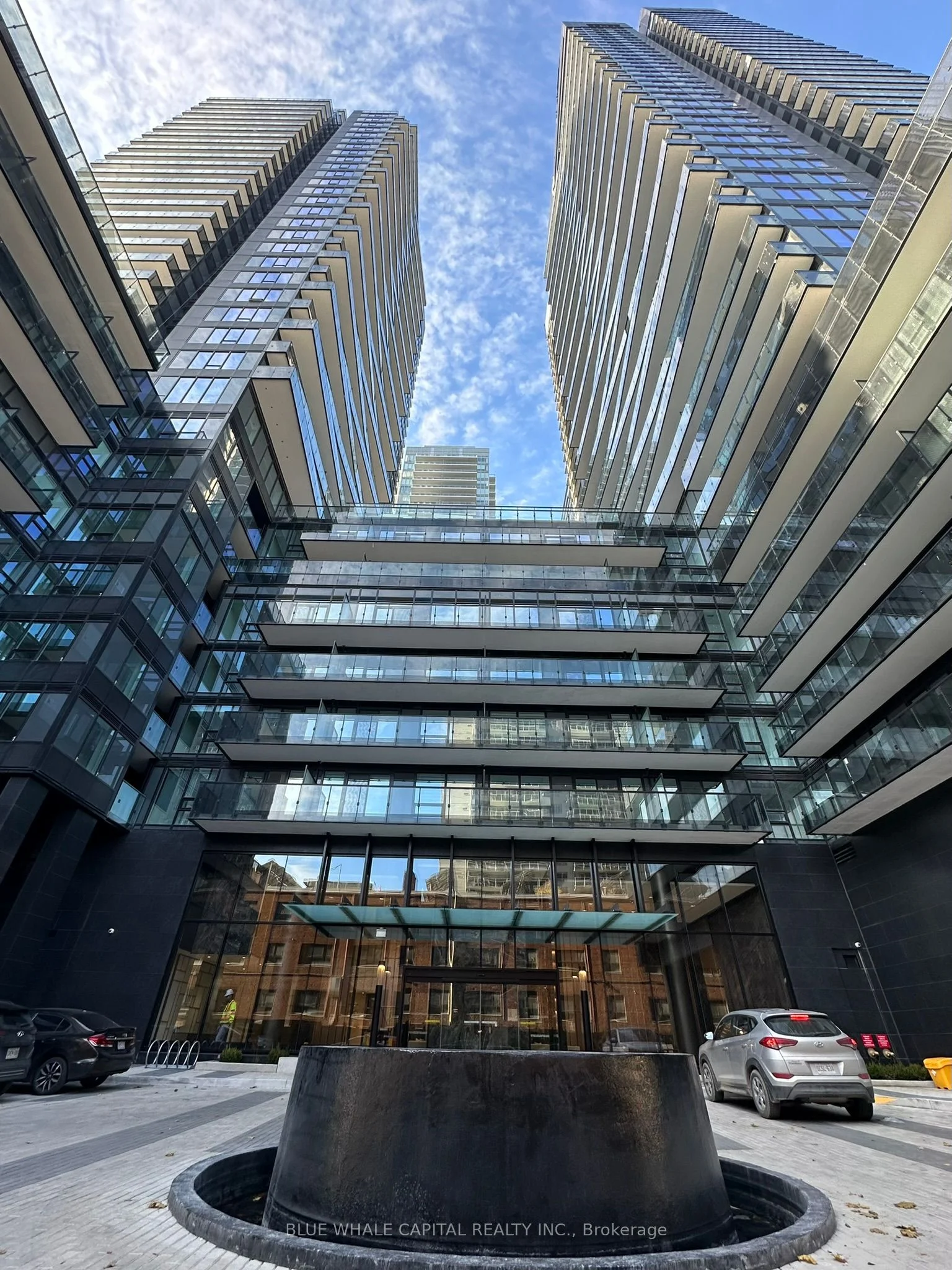 117 Broadway Avenue 803, Toronto C10, On M4p 1v3