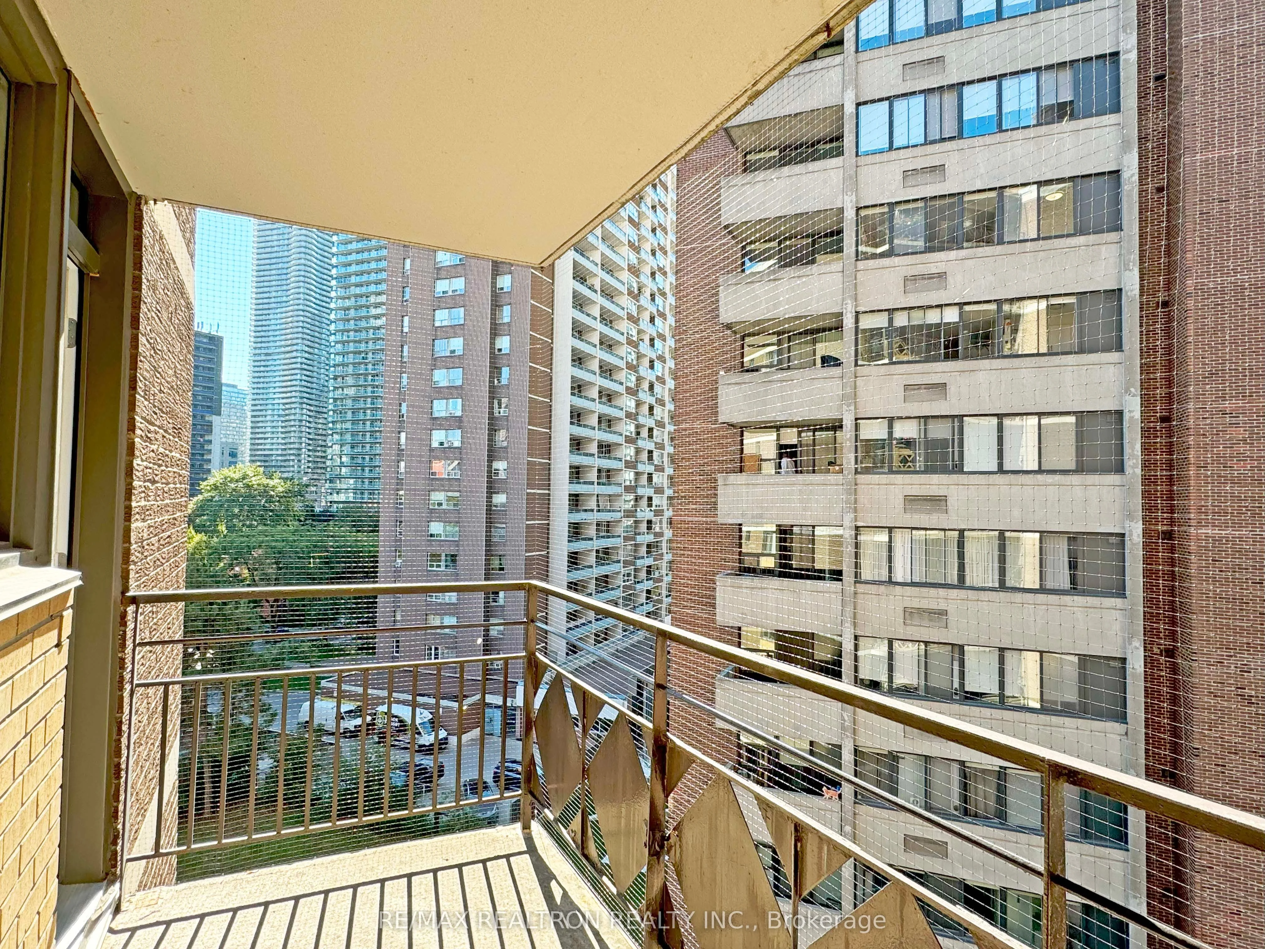 55 Isabella Street 708, Toronto C08, ON M4Y 1M8