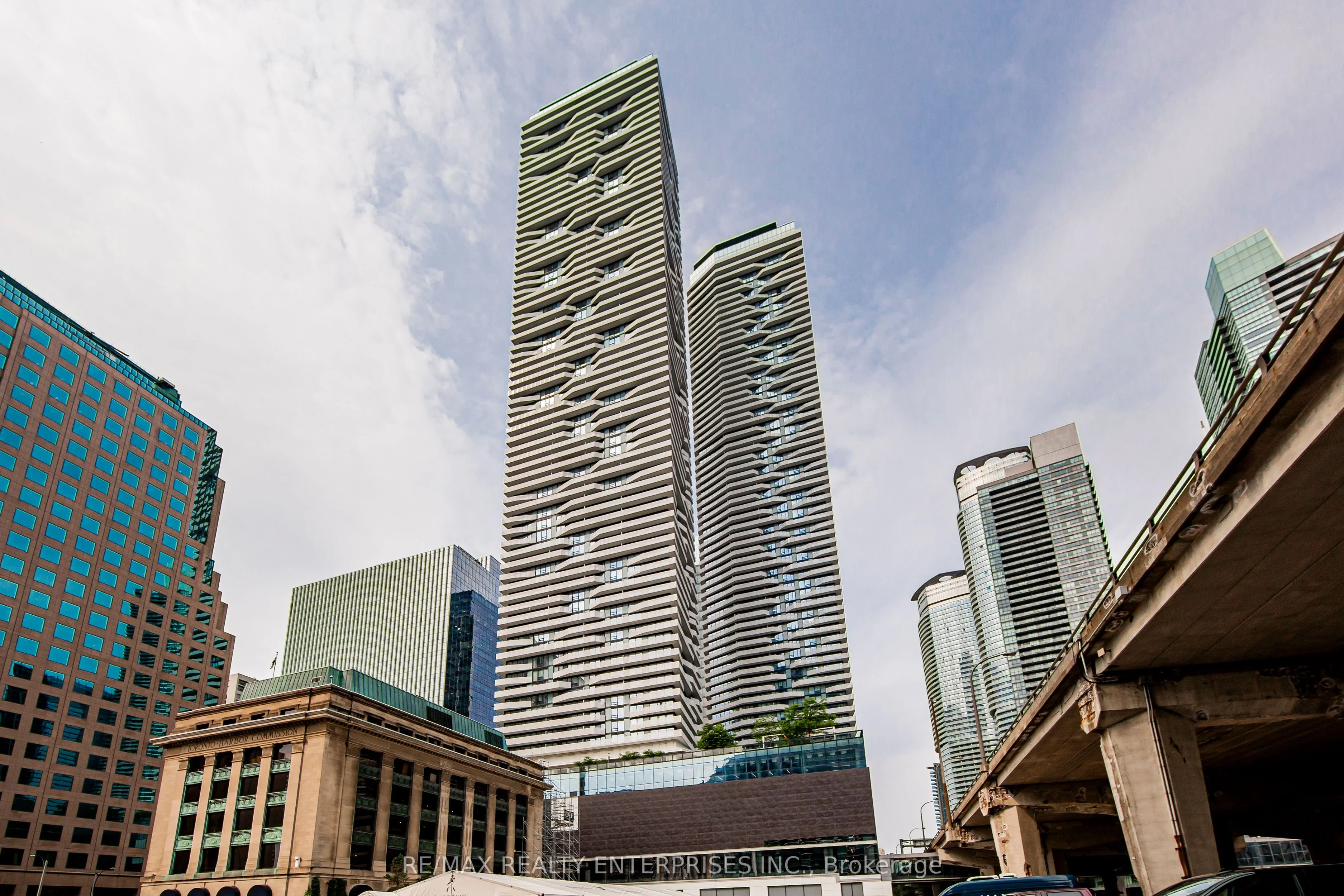 88 Harbour Street 5107, Toronto C01, On M5j 1b7