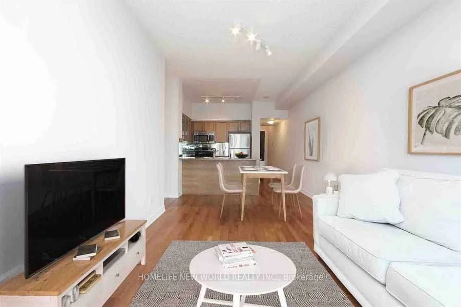 761 Bay Street 3813, Toronto C01, ON M5G 2R2