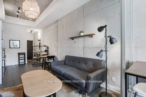 608 Richmond Street W 212, Toronto C01, ON M5V 0N9