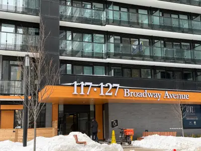 117 Broadway Avenue 603n, Toronto C10, On M4p 1v3