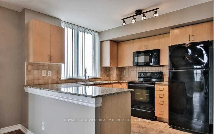1369 Bloor Street W 1404, Toronto C01, On M6p 4j4