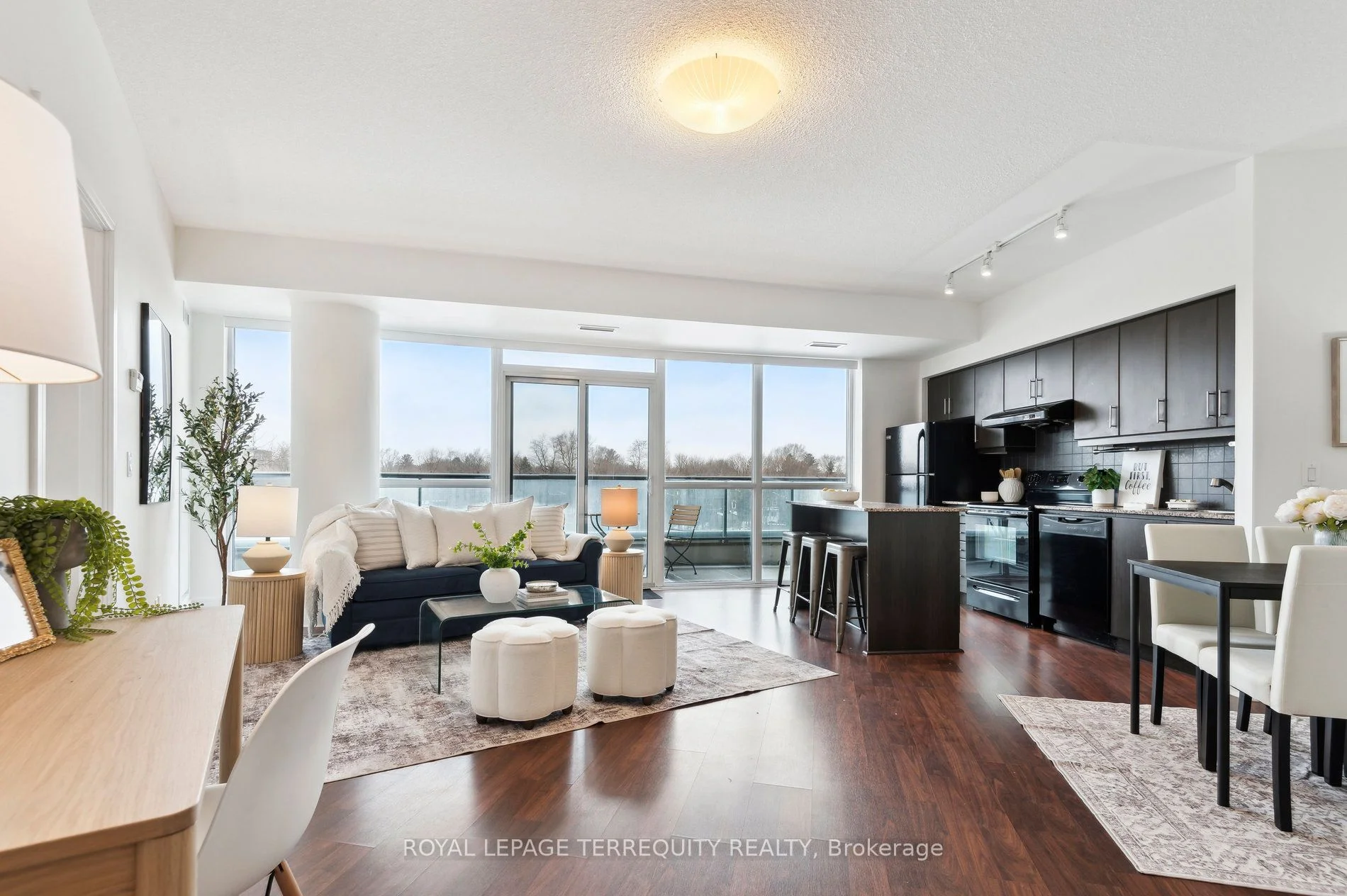 Condo Apartment in Toronto