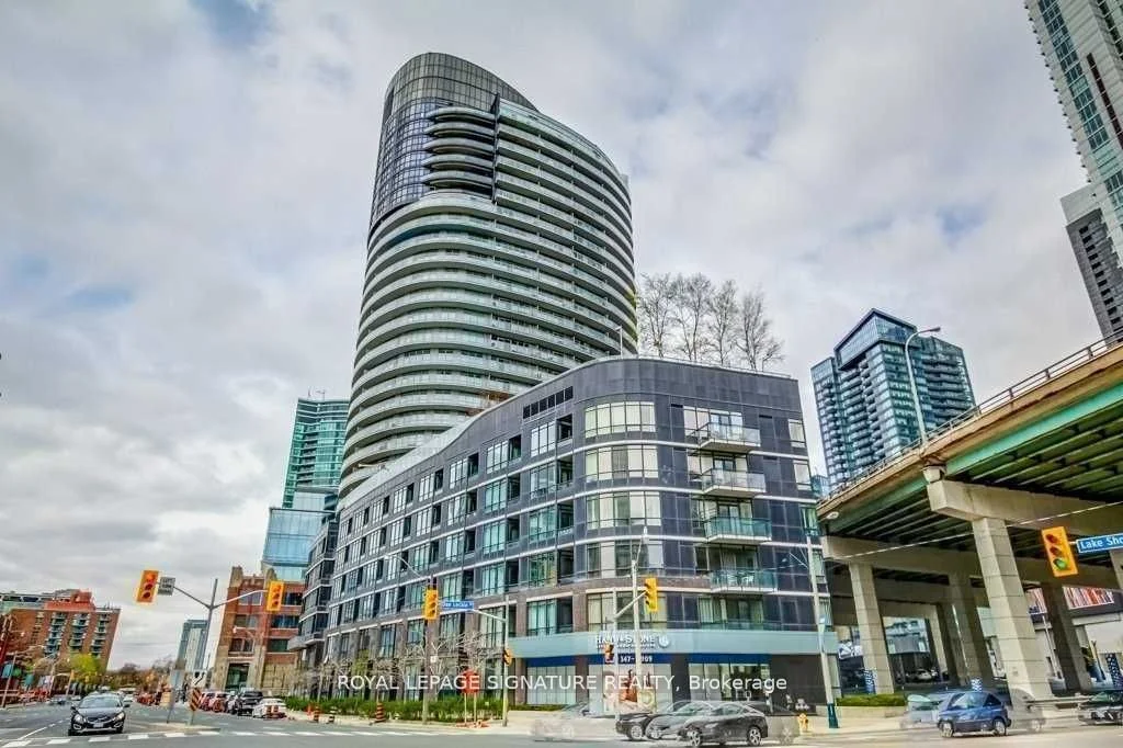 Condo Apartment in Toronto