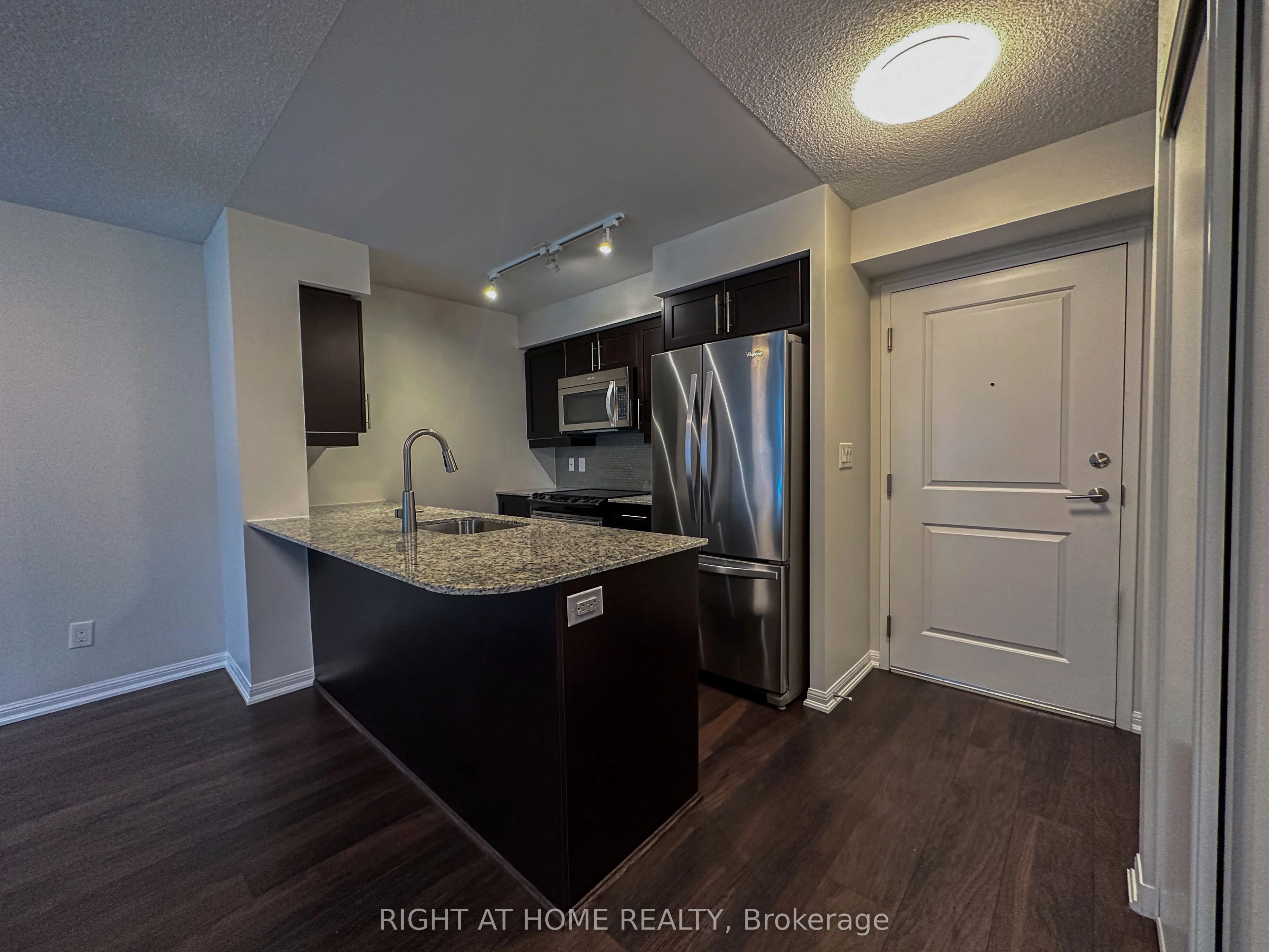35 Bastion Street 1214, Toronto C01, On M5v 0c2
