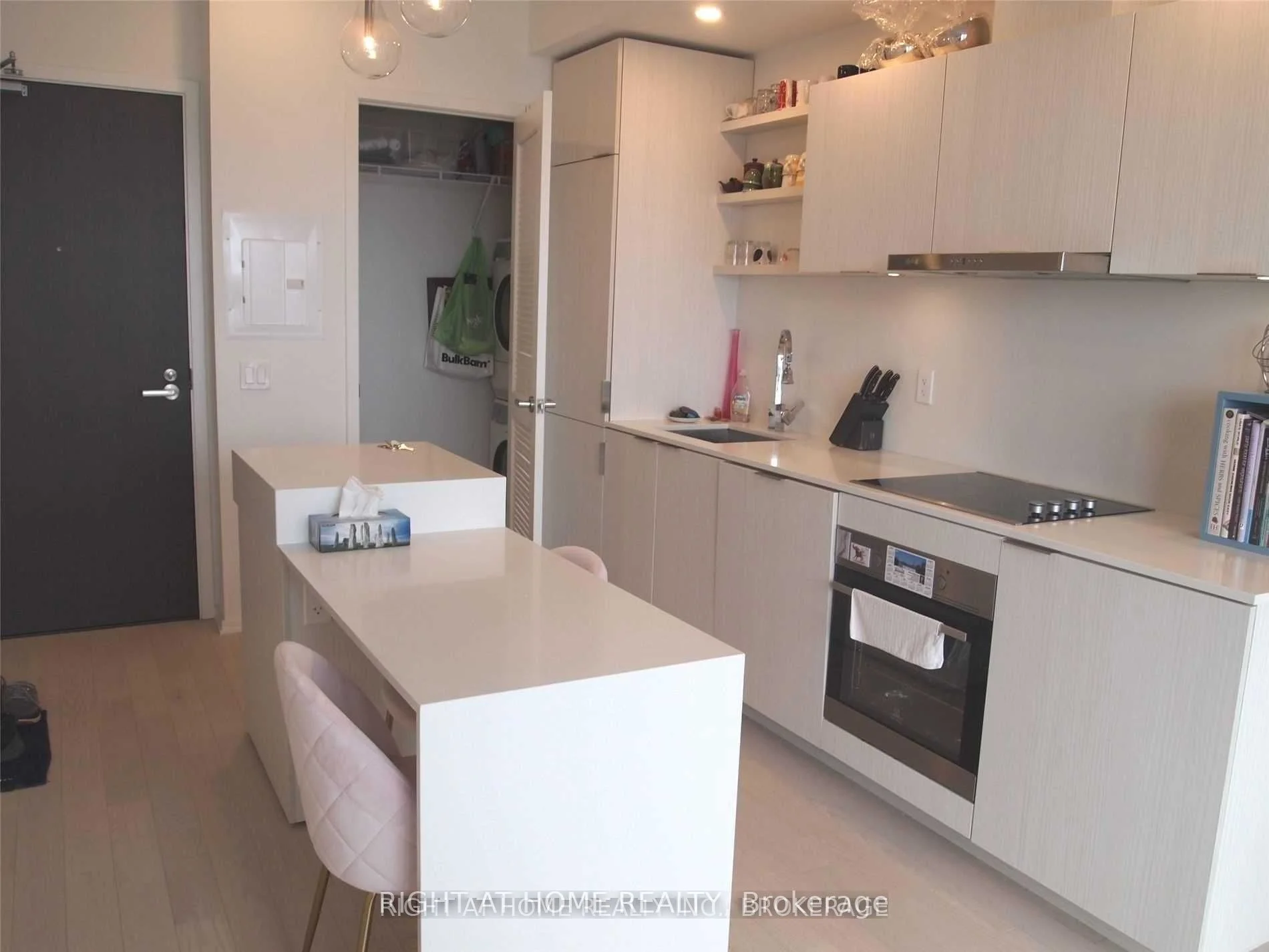 16 Bonnycastle Street 2107, Toronto C08, On M5a 4m6
