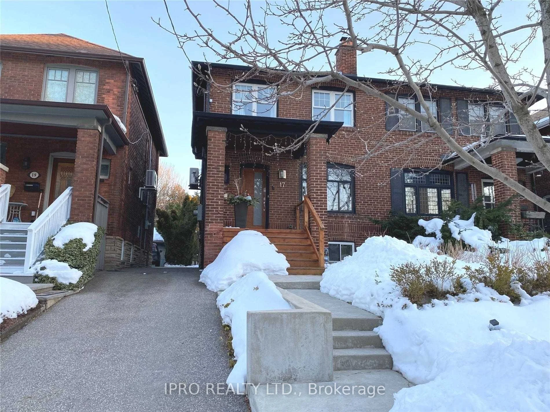 17 Glebe Road E Bsmt, Toronto C10, ON M4S 1N7