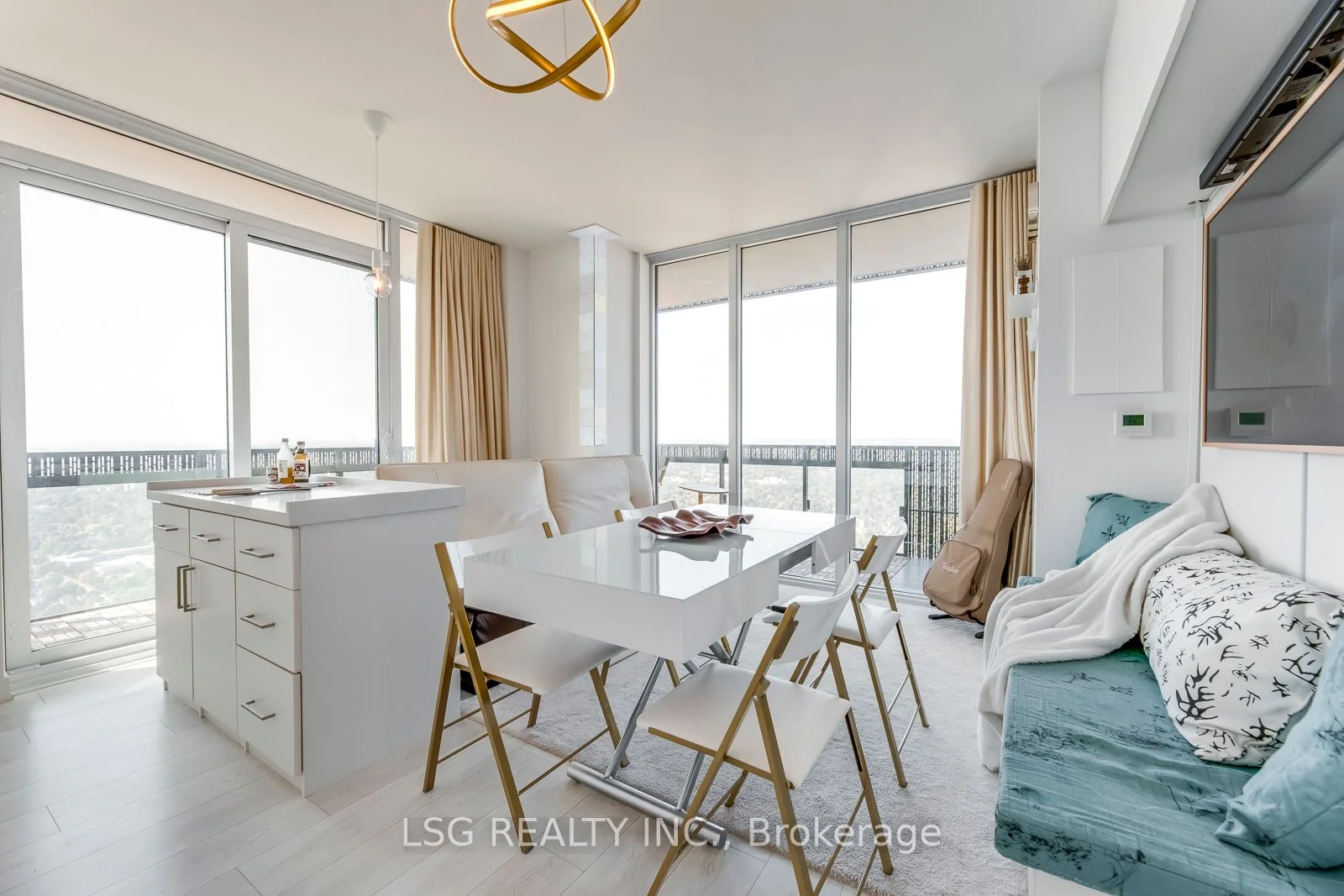 8 Eglinton Avenue E 5205, Toronto C10, On M4p 0c1