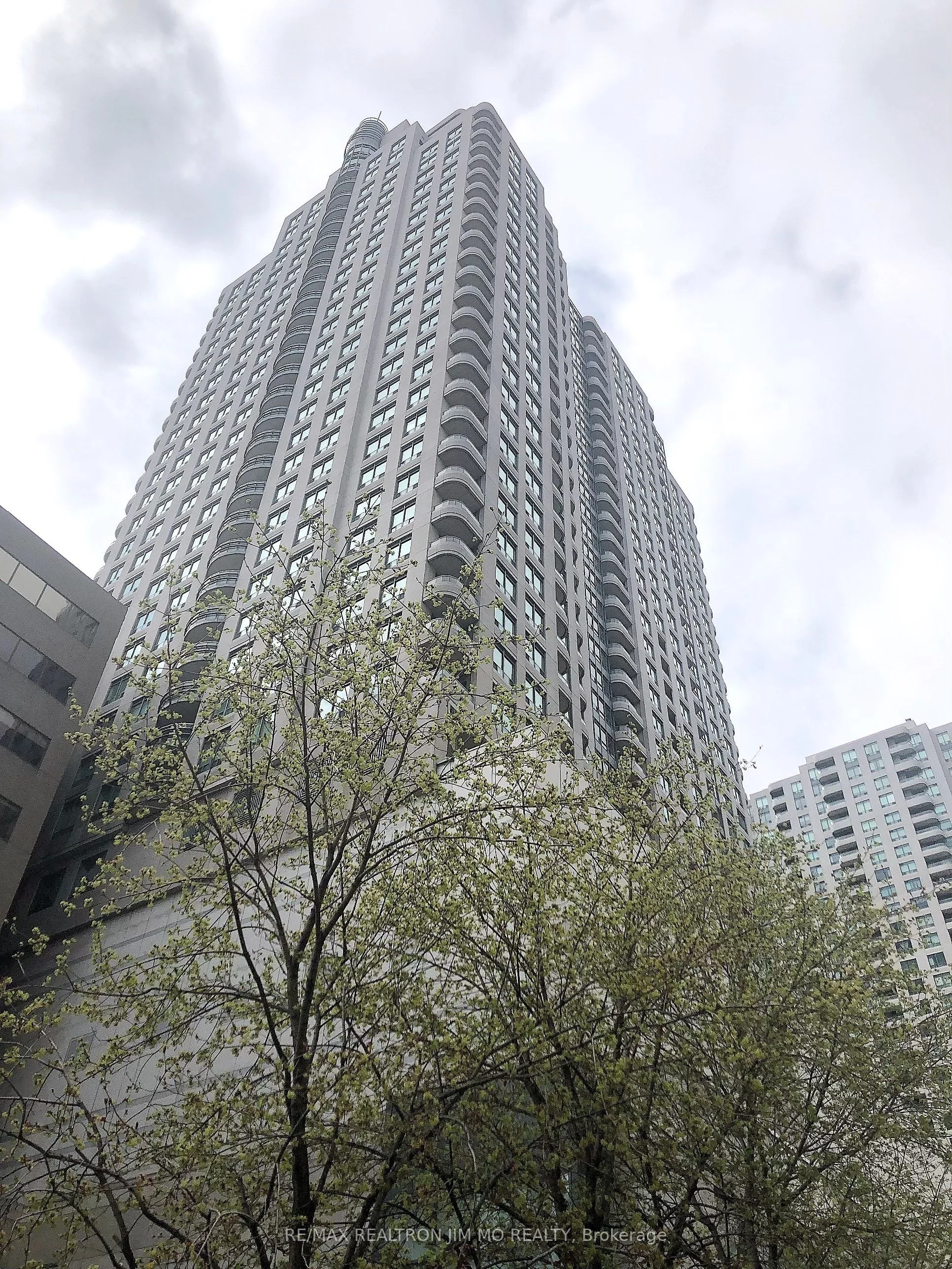 8 Hillcrest Avenue 1108, Toronto C14, On M2n 3n5
