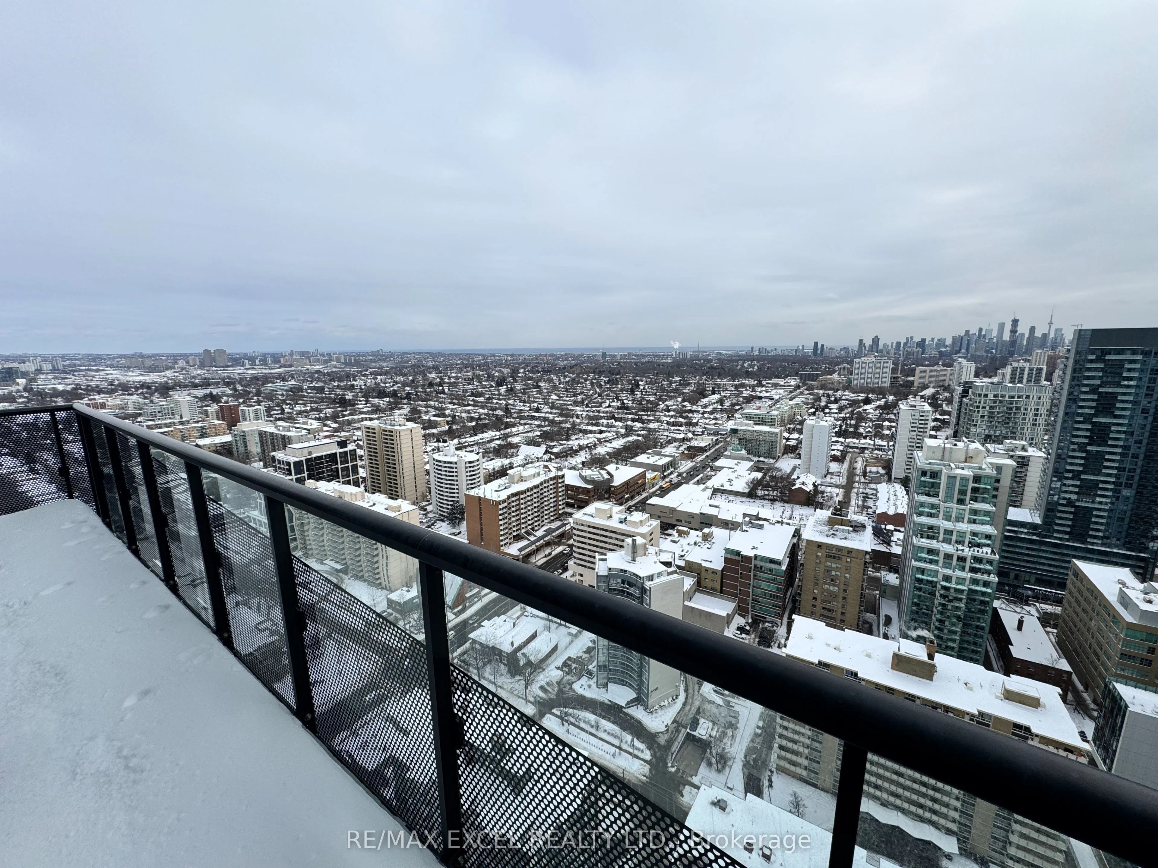 127 Broadway Avenue 3512s, Toronto C10, On M4p 1v4