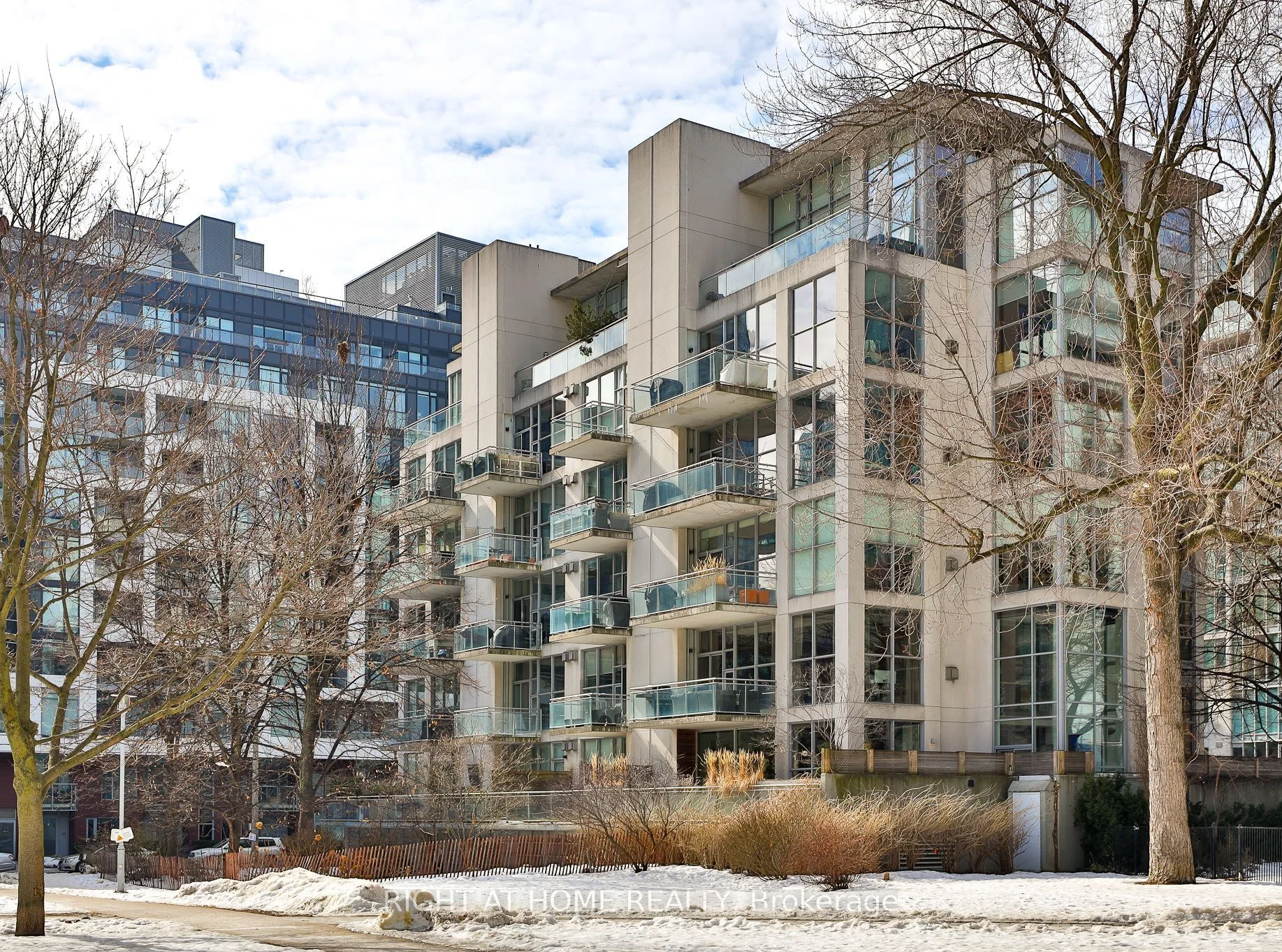 Condo Apartment in Toronto