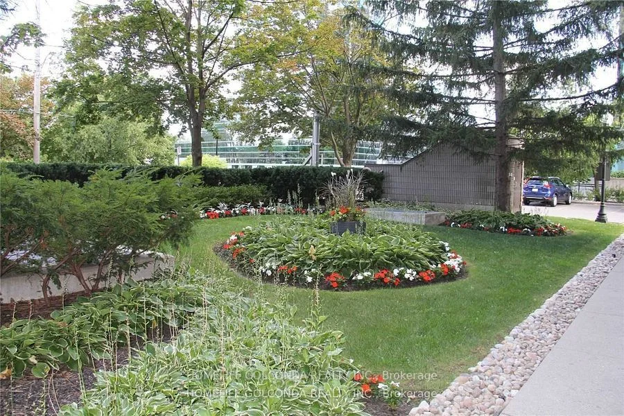 10 Kenneth Avenue 312, Toronto C14, On M2n 6k6
