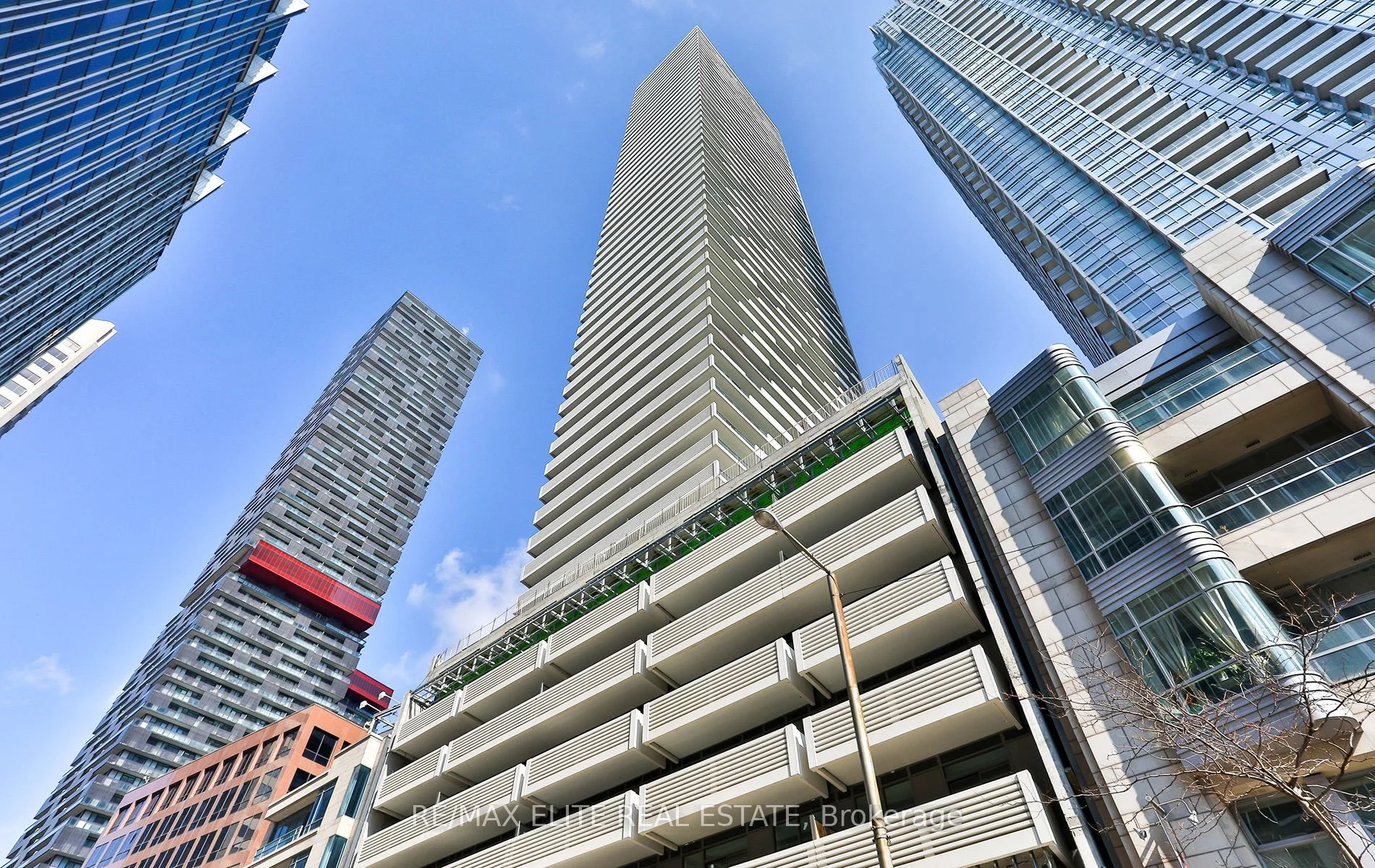 2221 Yonge Street 2608, Toronto C10, On M4s 2b4