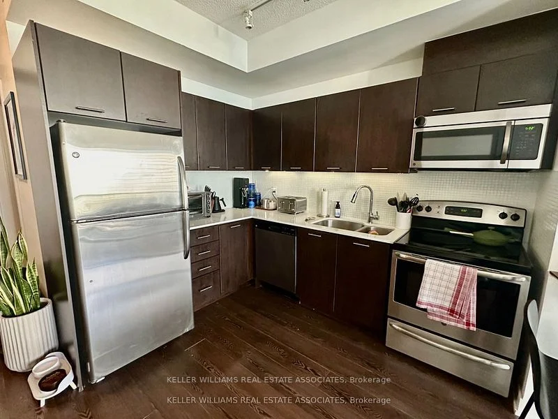 20 Bruyeres Mews 2108, Toronto C01, ON M5V 0G8