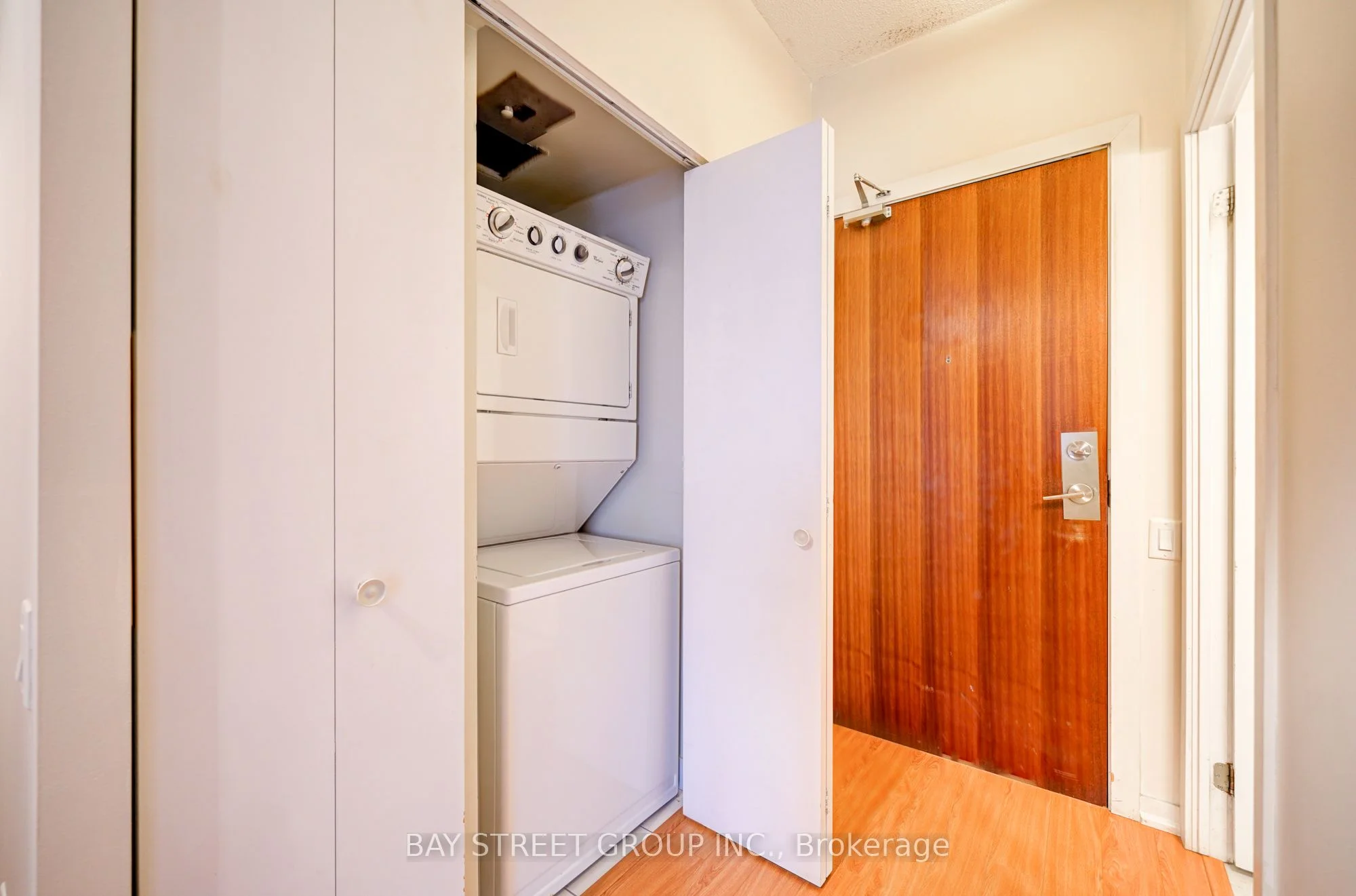30 Canterbury Place 1203, Toronto C07, On M2n 0b9