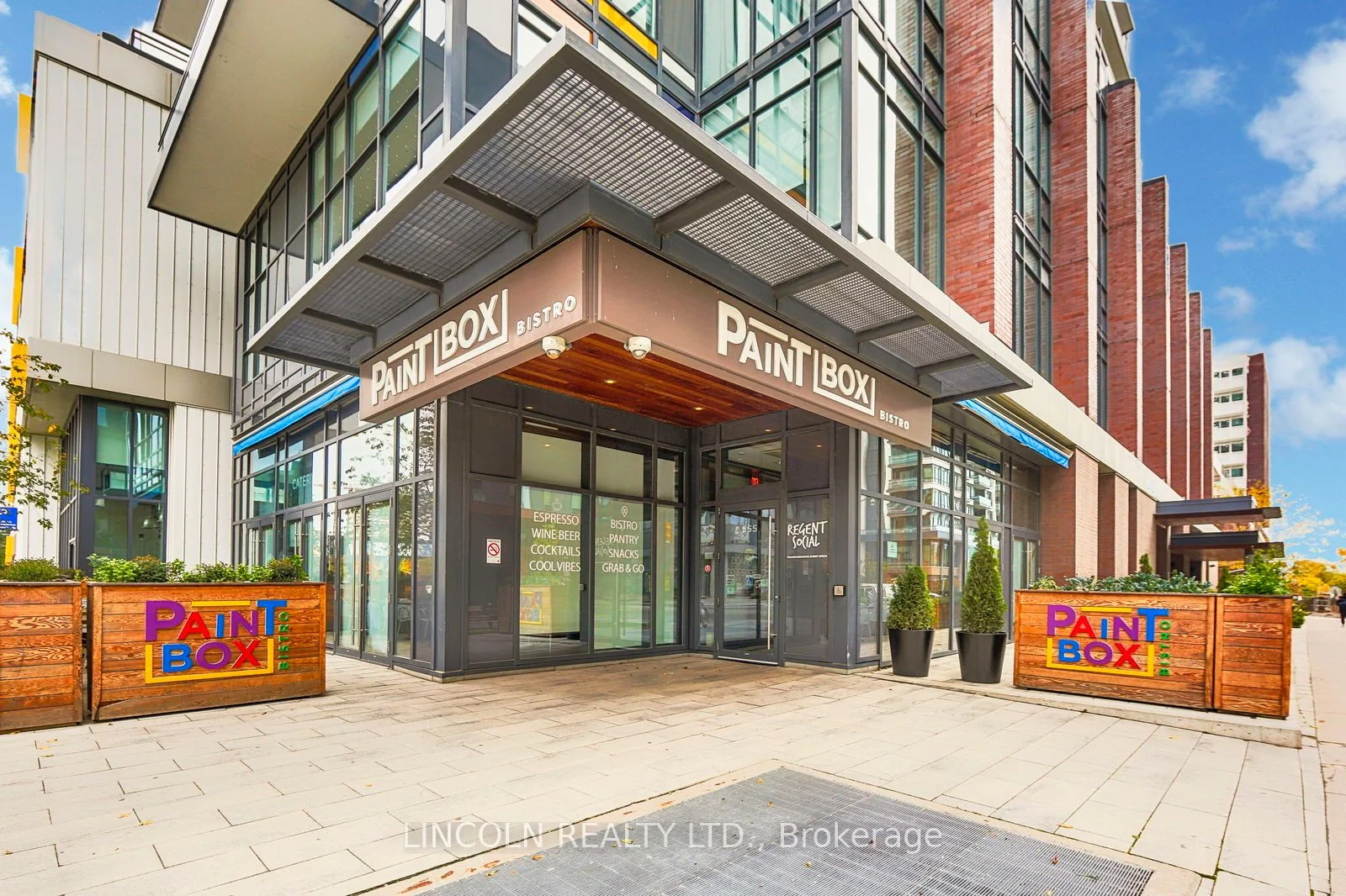 225 Sackville Street 810, Toronto C08, On M5a 0b9