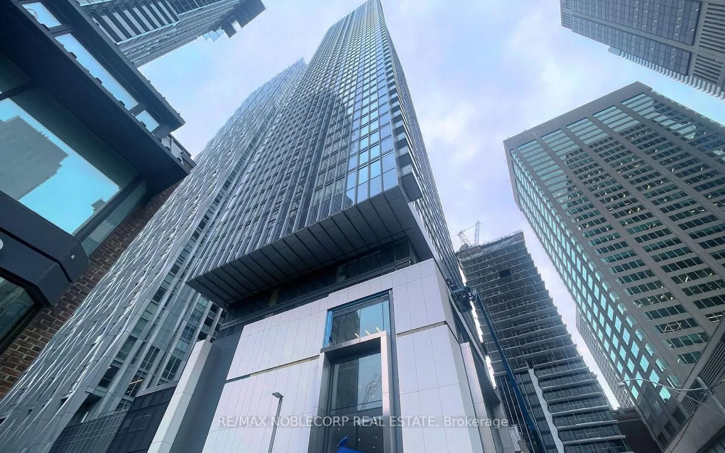 8 Cumberland Street 704, Toronto C02, On M4w 0b6