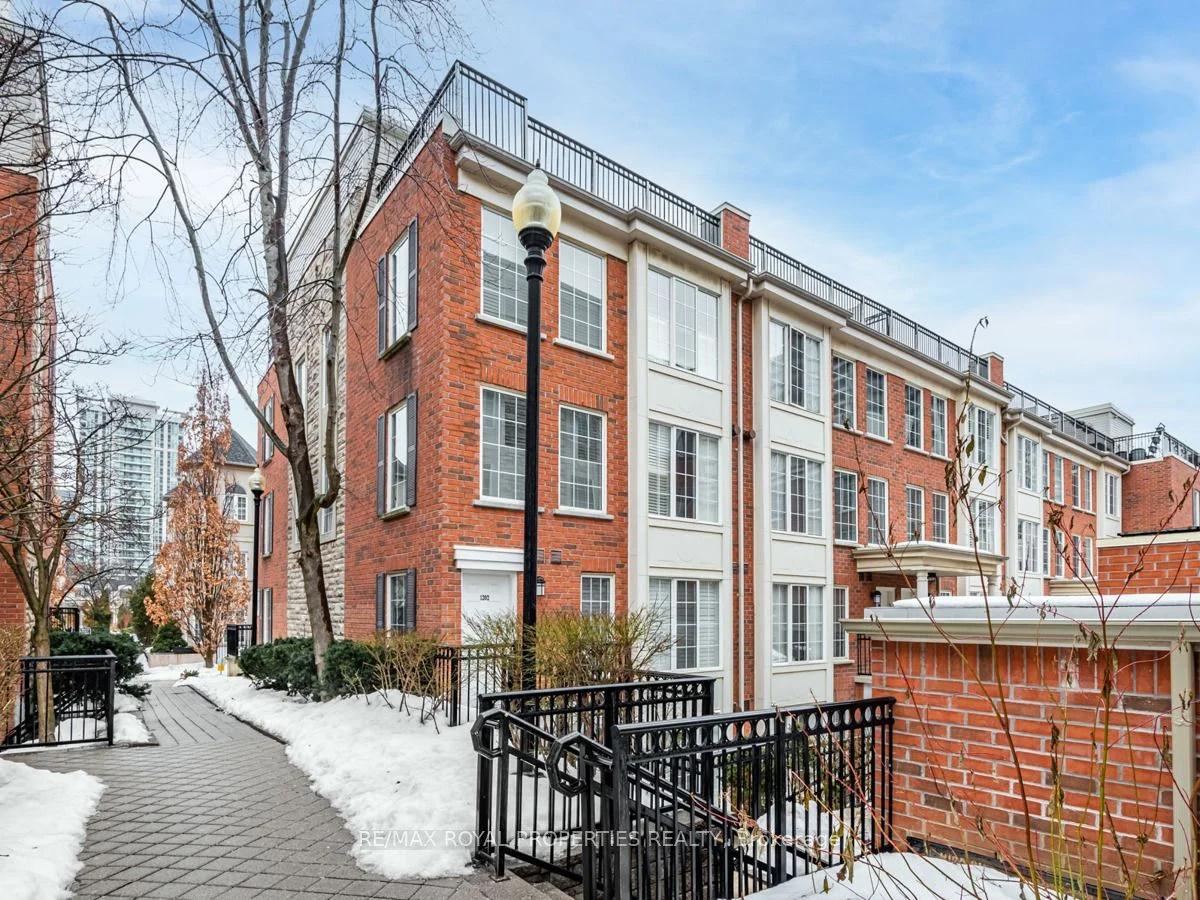 Condo Townhouse in Toronto
