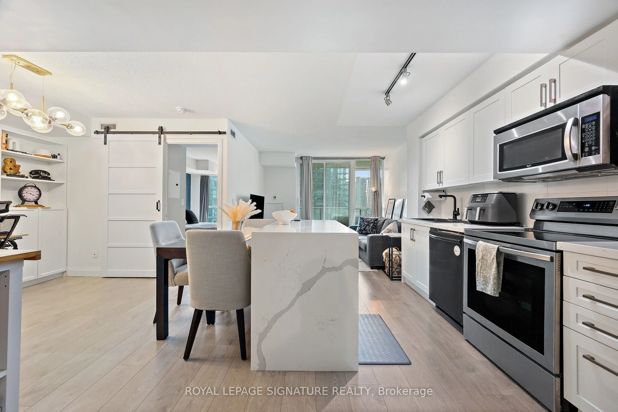 Condo Apartment in Toronto