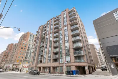 Condo Apartment in Toronto