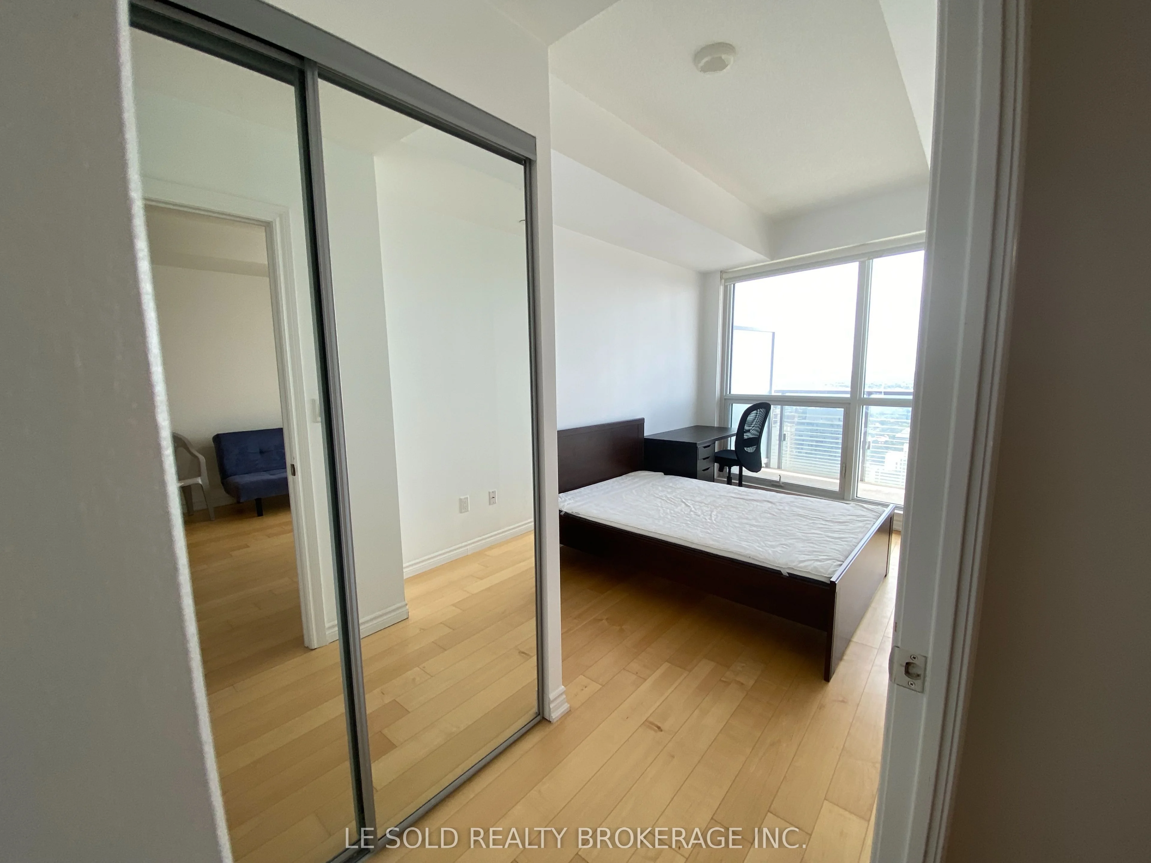 386 Yonge Street 4105, Toronto C01, ON M5B 0A5