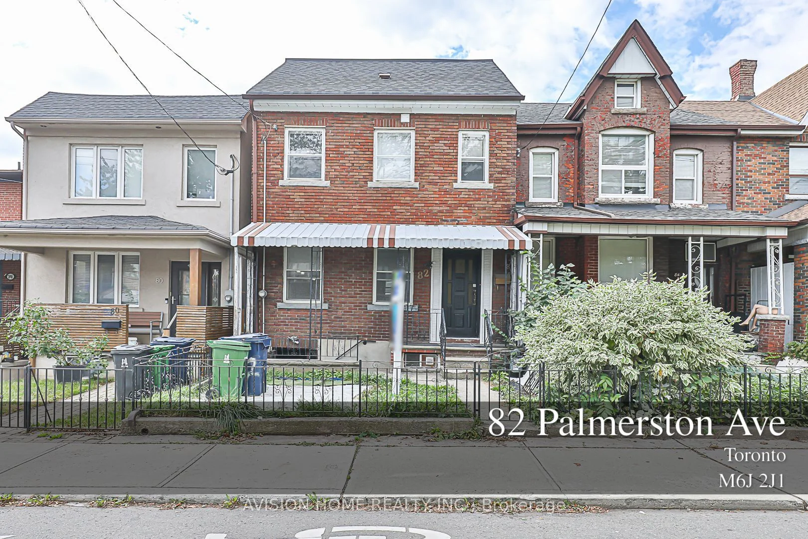 82 Palmerston Avenue, Toronto C01, ON M6J 2J1