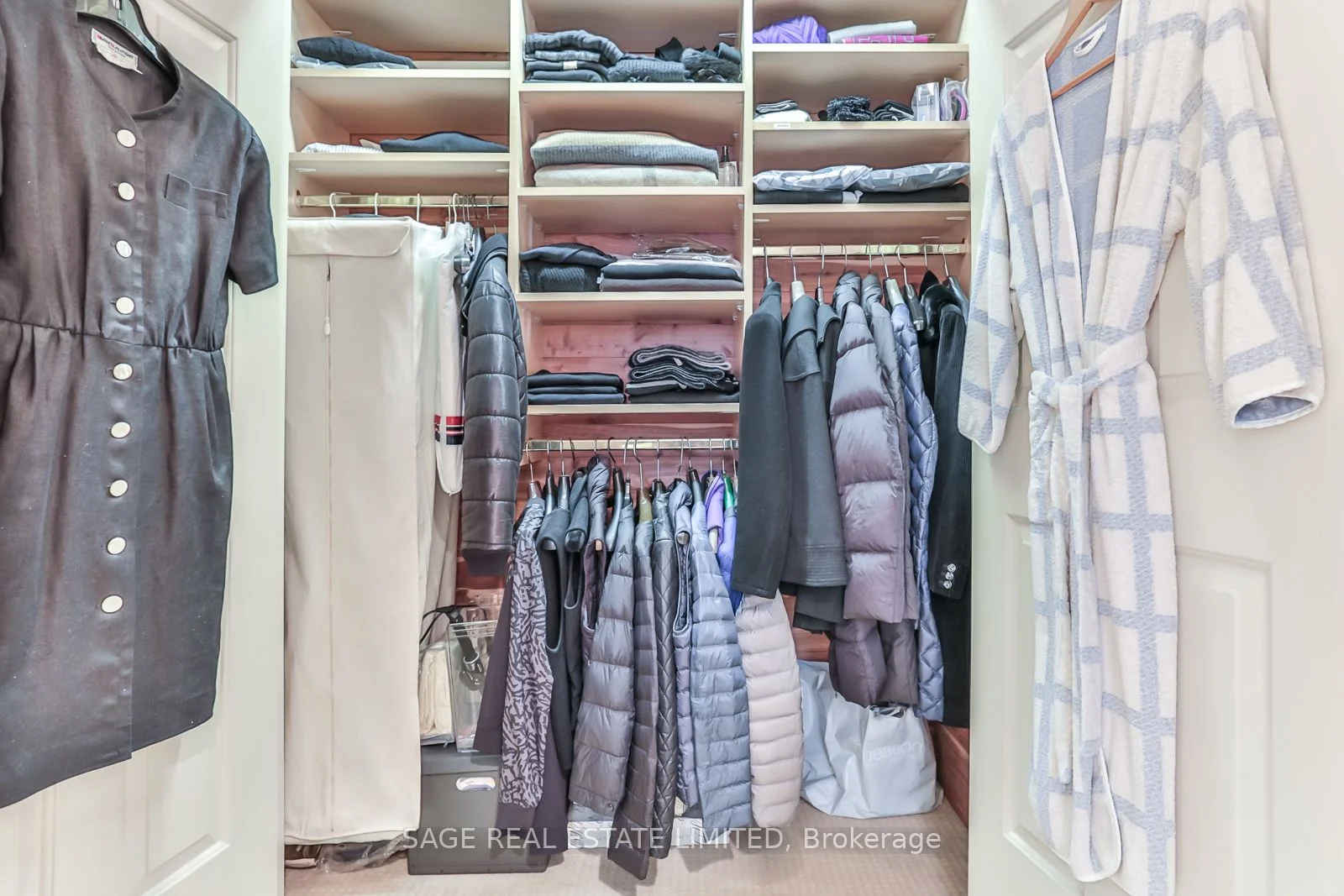 8 Sultan Street 501, Toronto C01, ON M5S 1L7