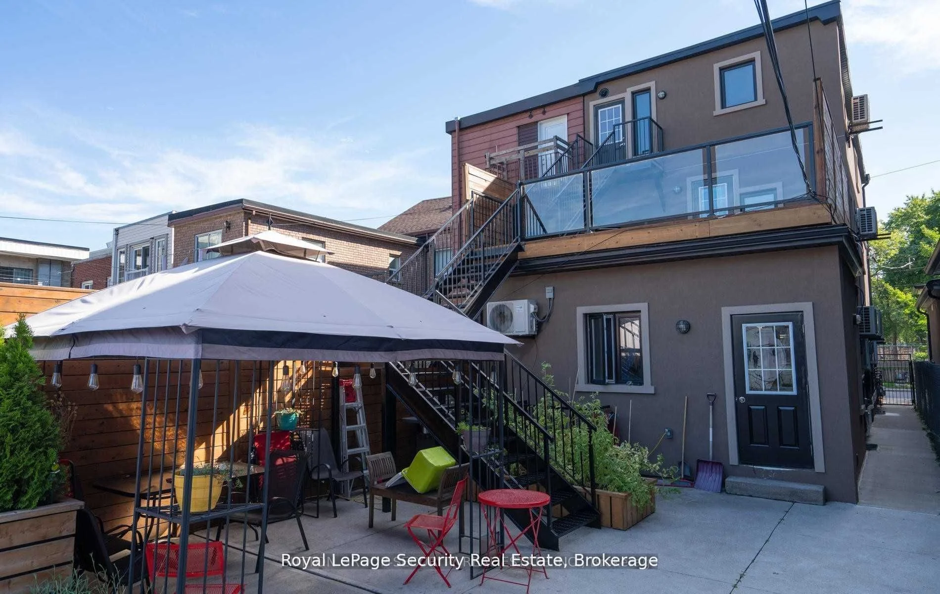 62 Lippincott Street 1, Toronto C01, ON M5T 2R5