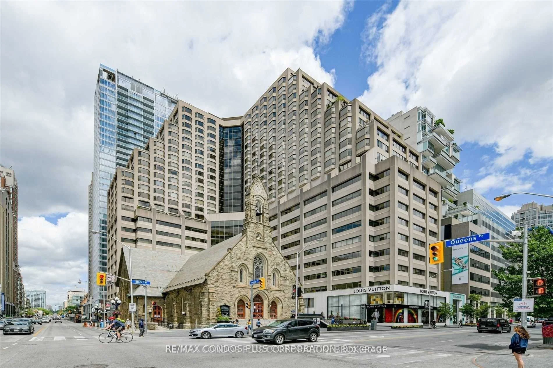 175 Cumberland Street 2104, Toronto C02, On M5r 3m9