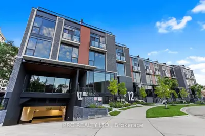 Condo Townhouse in Toronto