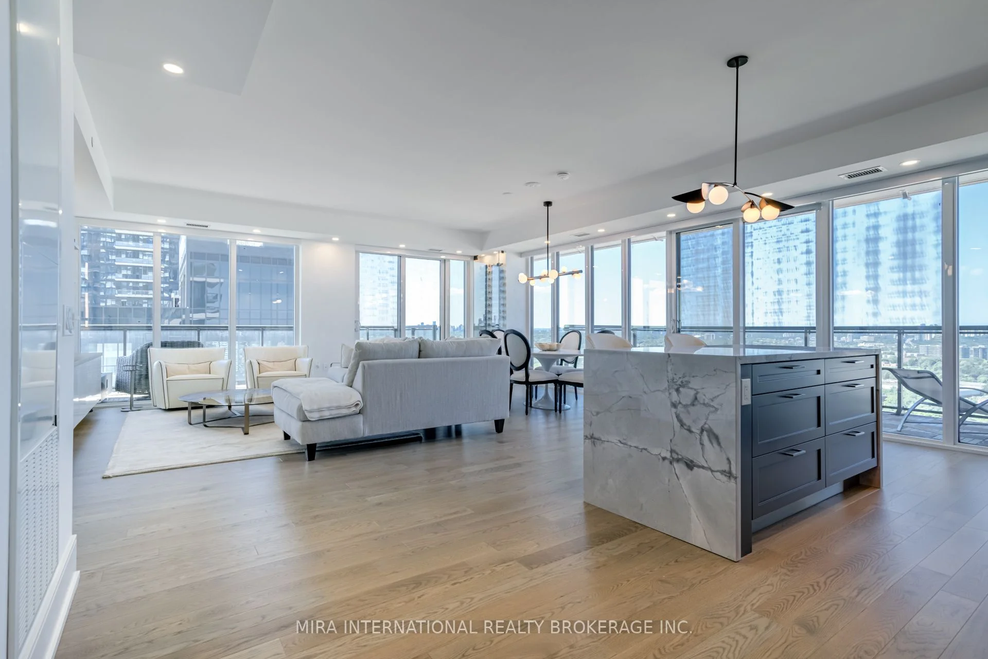 30 Inn On The Park Drive 3003, Toronto C13, On M3c 0p7