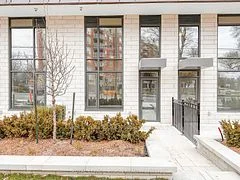 250 Lawrence Avenue W 105, Toronto C04, ON M5M 1B1