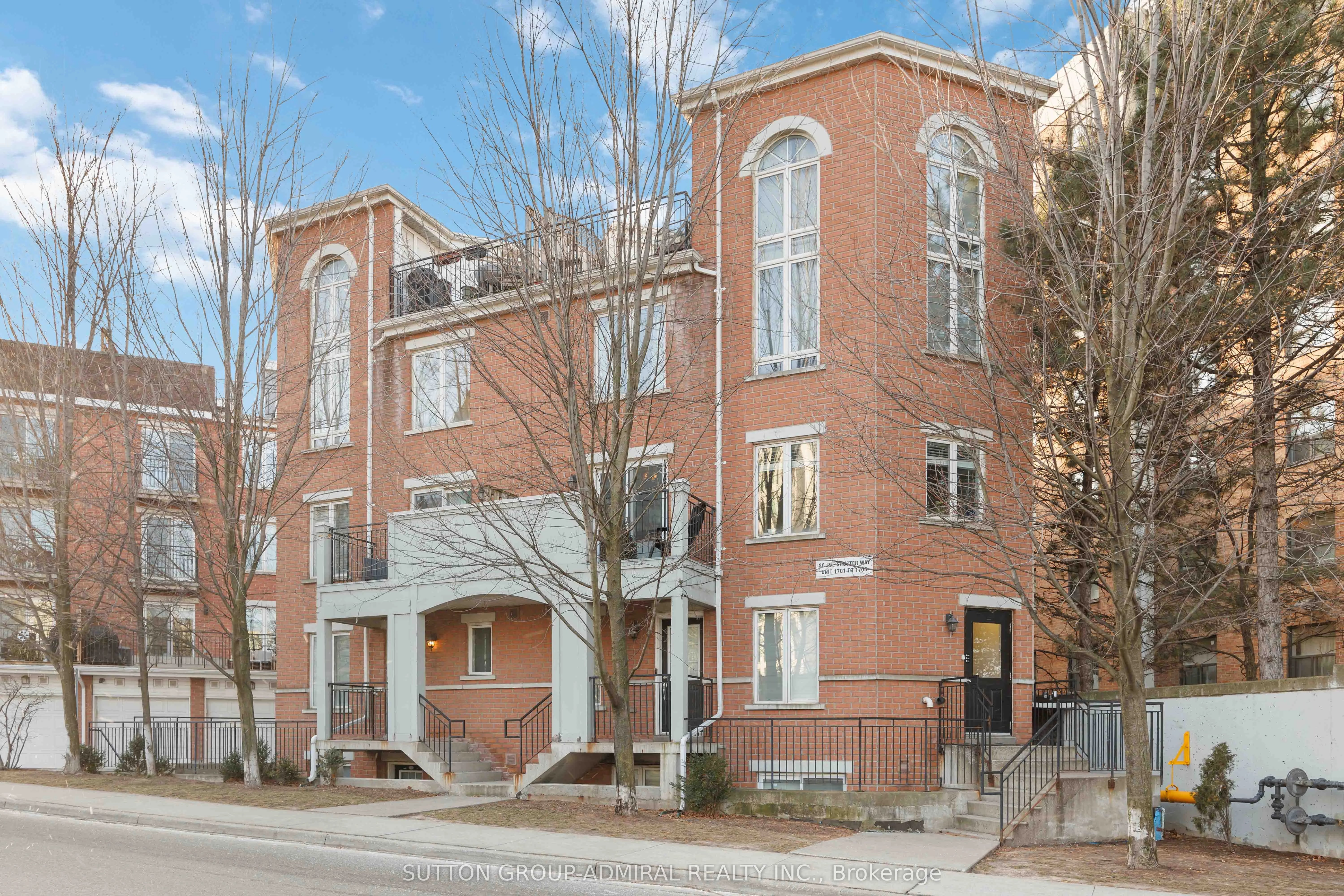 80 Joe Shuster Way 1705, Toronto C01, On M6k 1y5