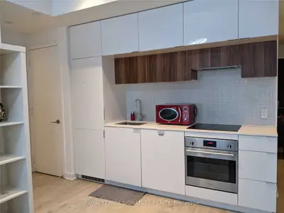 Condo Apartment in Toronto