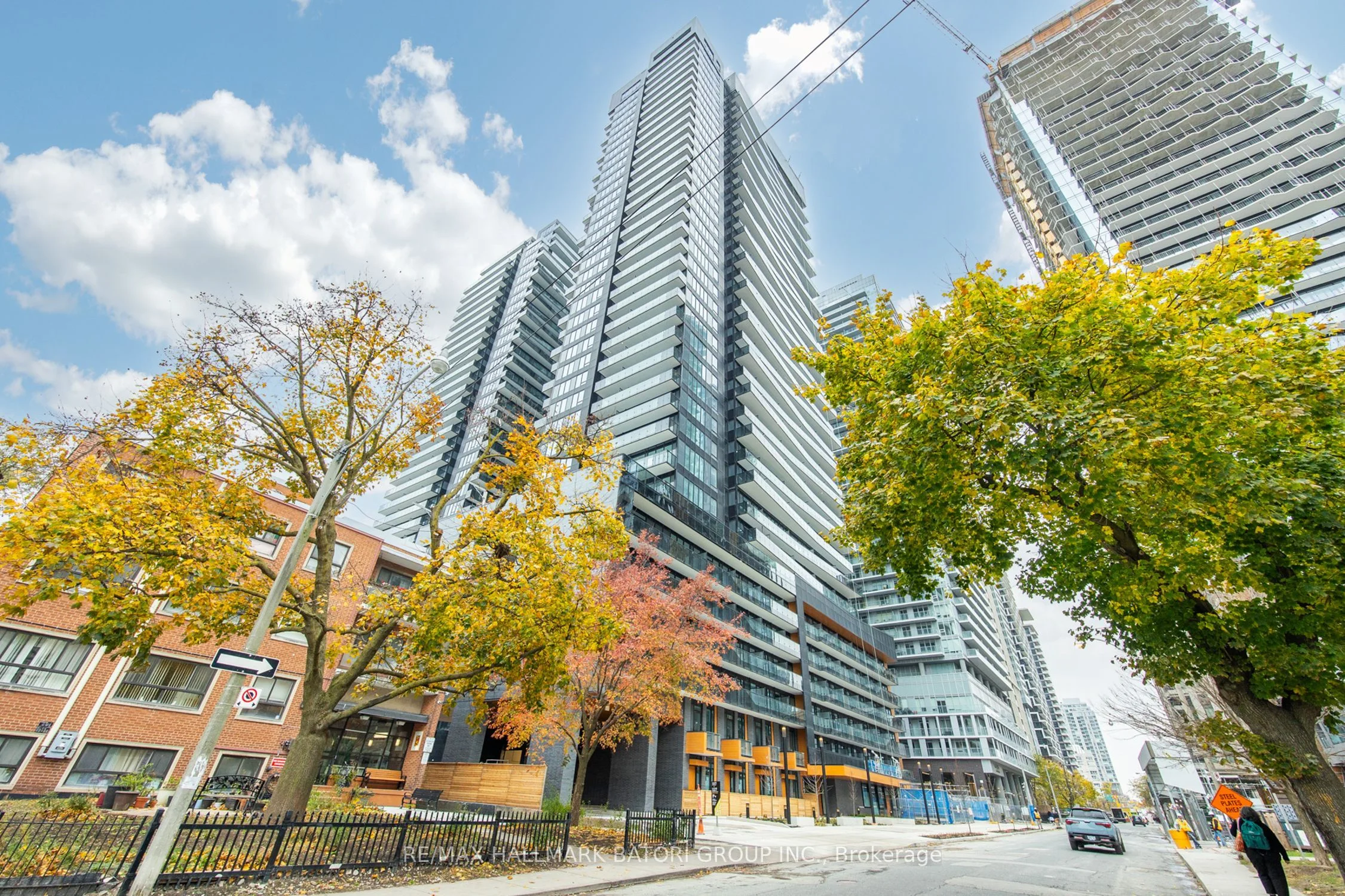 127 Broadway Avenue 1313, Toronto C03, On M4p 1v4