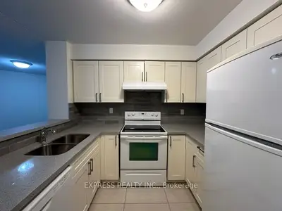 942 Yonge Street 314, Toronto C02, On M4w 3s8