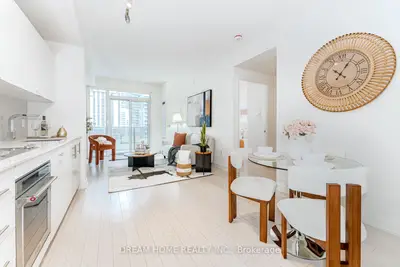 Condo Apartment in Toronto