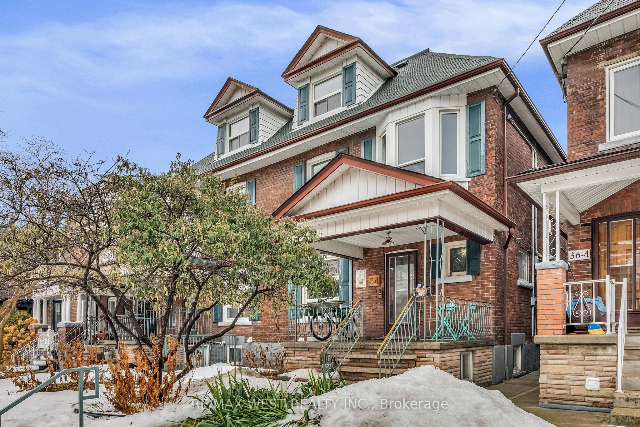 34 Beatrice Street, Toronto C01, On M6j 2t3