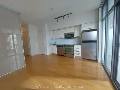 33 Charles Street E 2412, Toronto C08, On M4y 0b7
